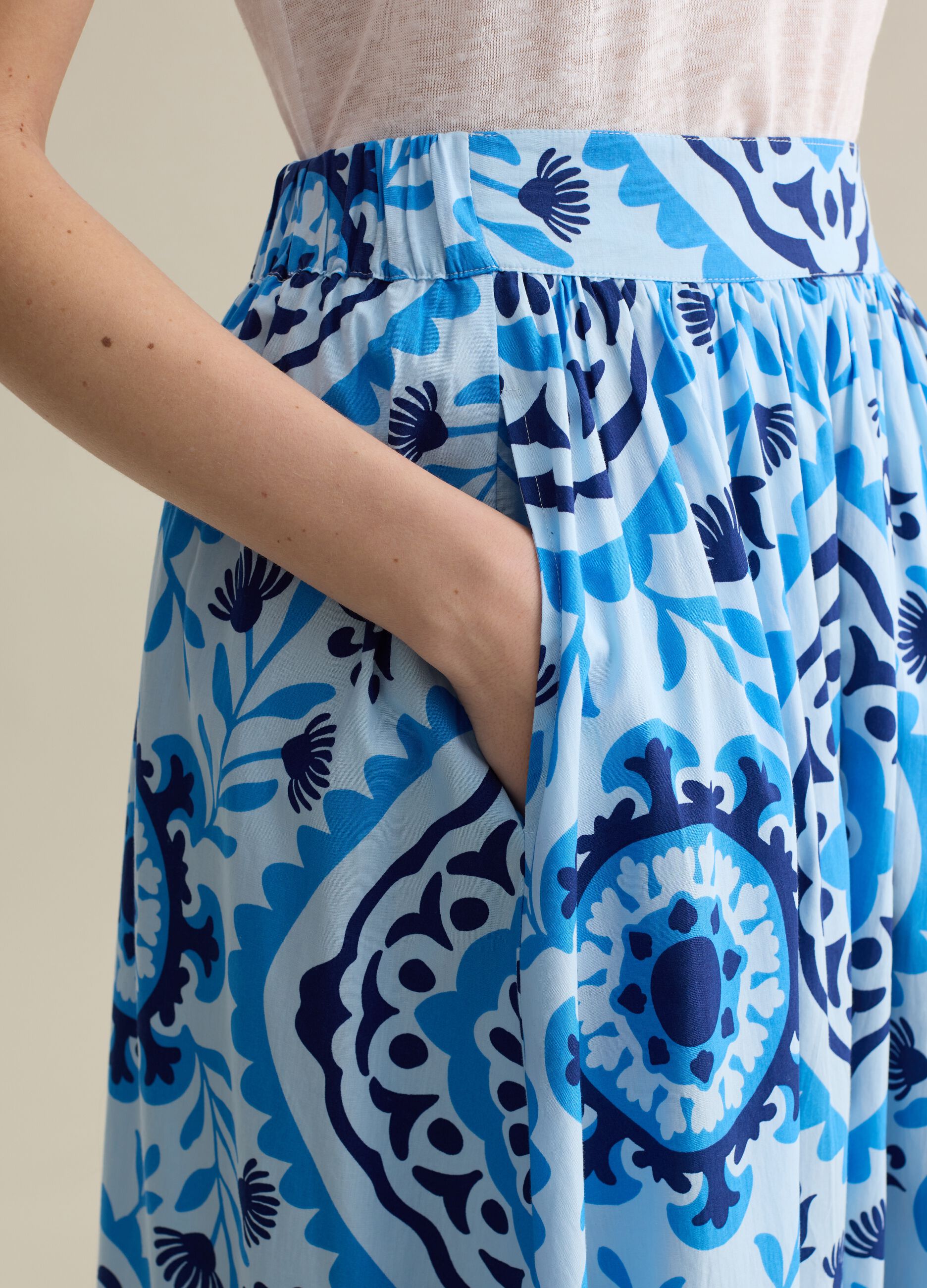 Long skirt with ethnic motif