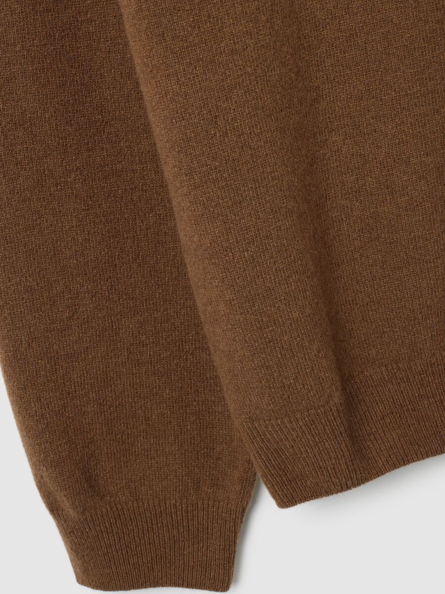 Brown crew neck pullover in pure lambswool regular fit_1
