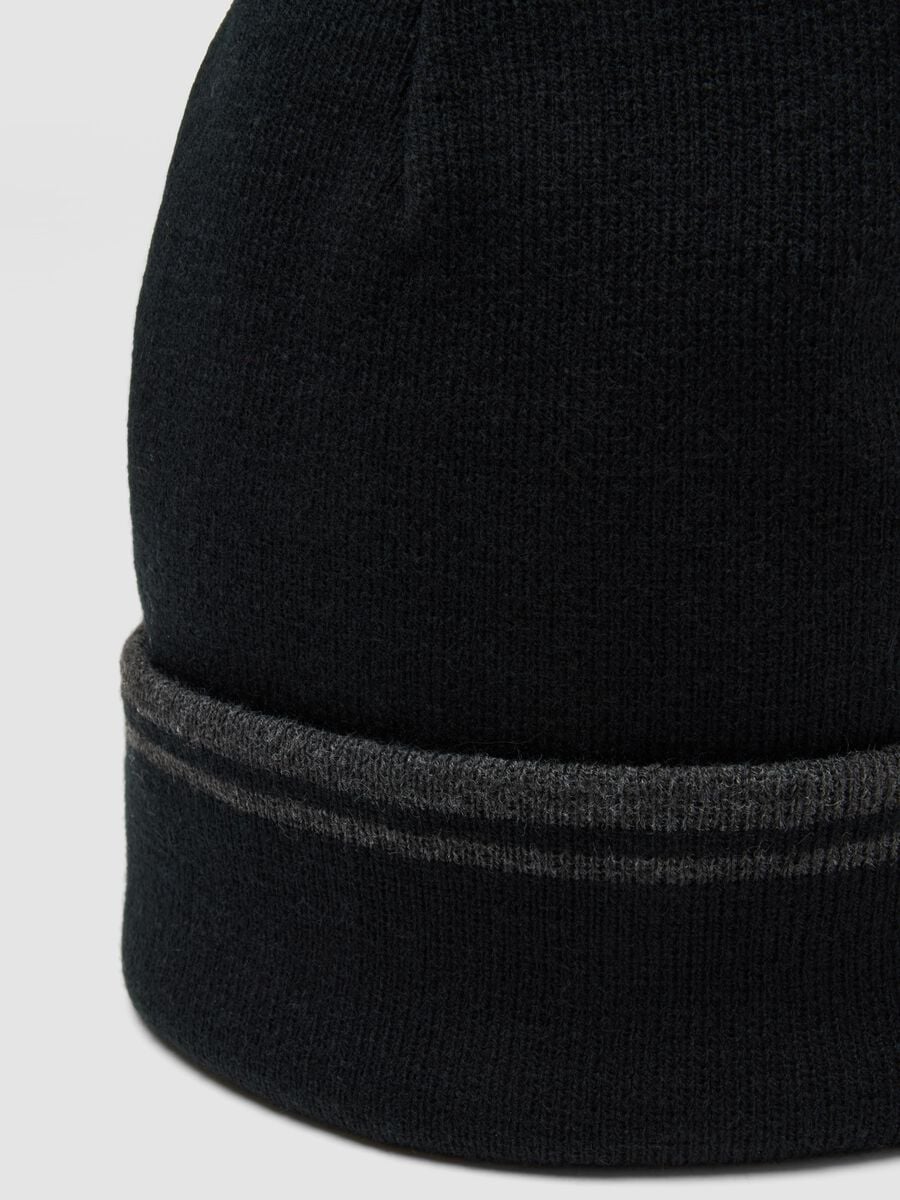 Cappello grigio con risvolto_2