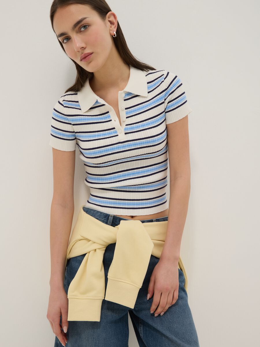 Maglione fitted in misto viscosa a righe multicolor con collo polo_0