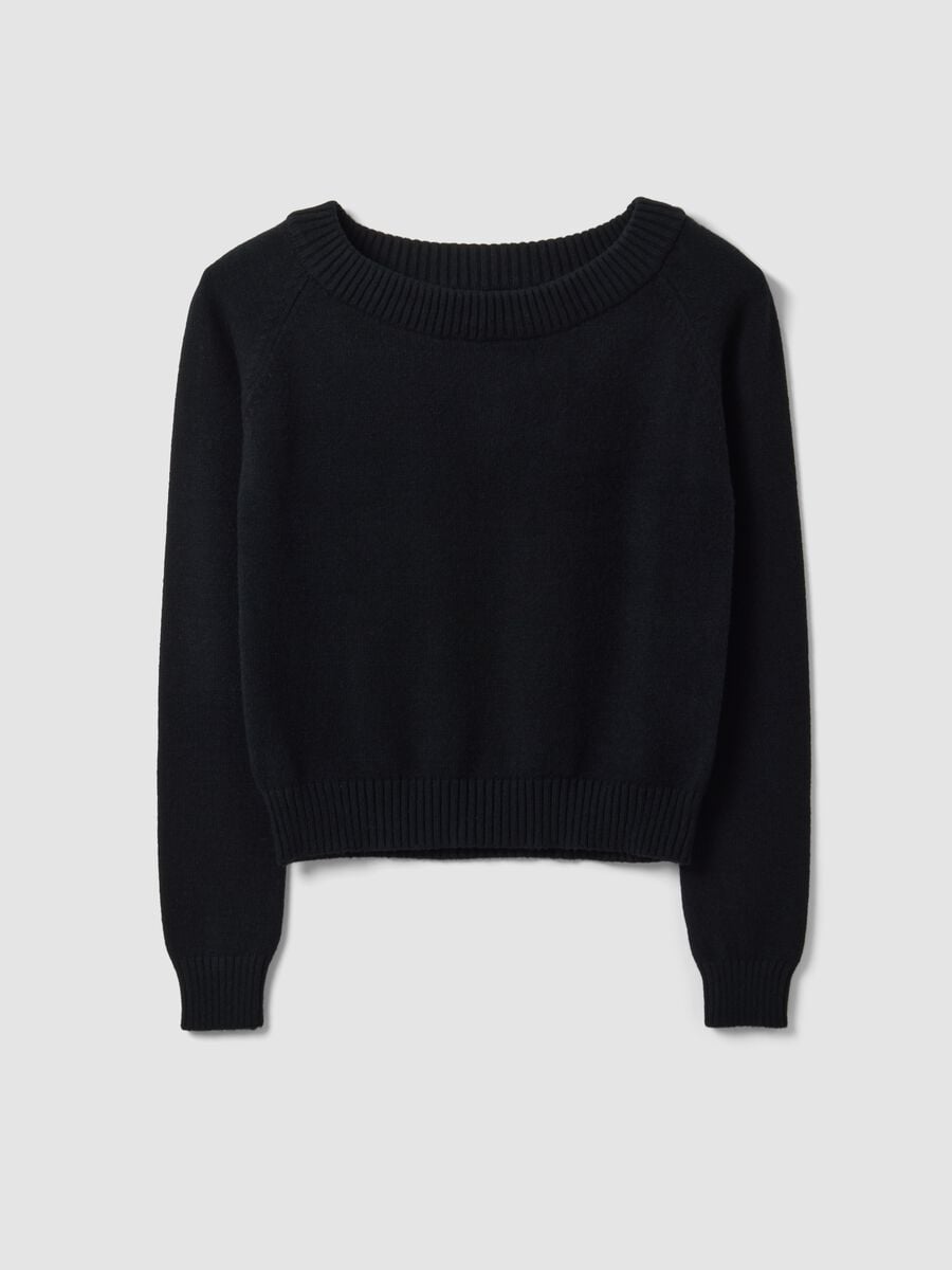 Maglia fitted nera in misto viscosa con scollo a barchetta_0