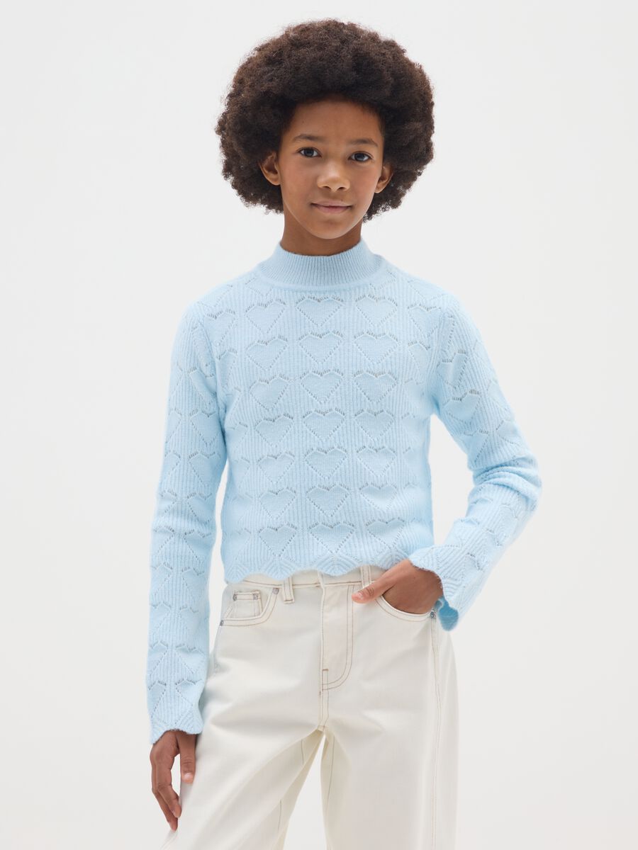 Maglione azzurro con motivo a cuori_0