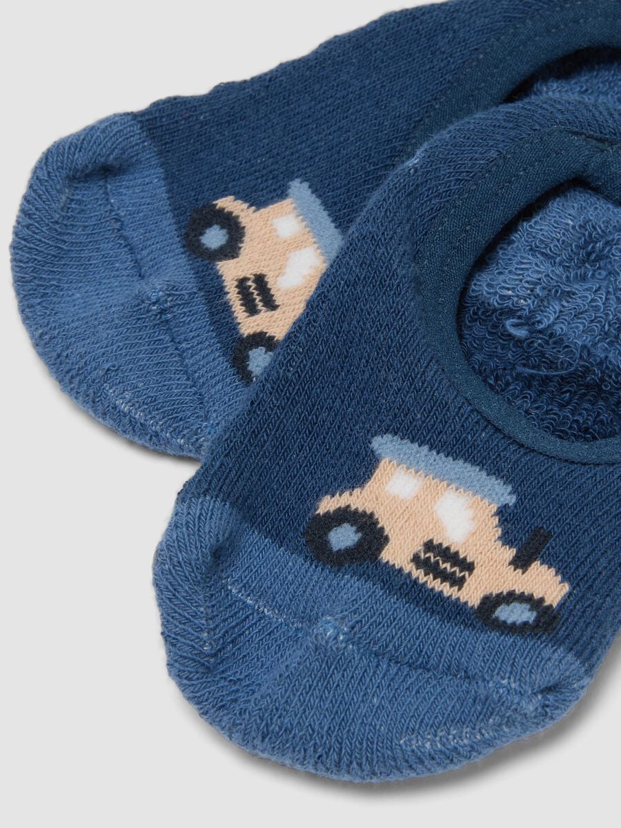 Calze a pantofola blu in cotone organico elasticizzato con trattore_2