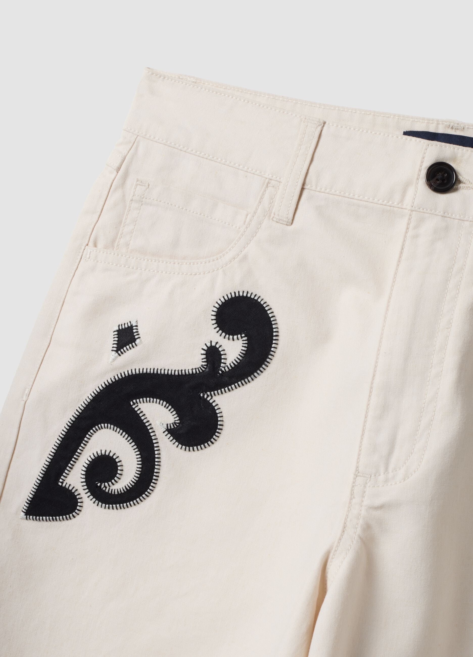 White linen-lyocell blend shorts with contrasting embroidery, regular fit