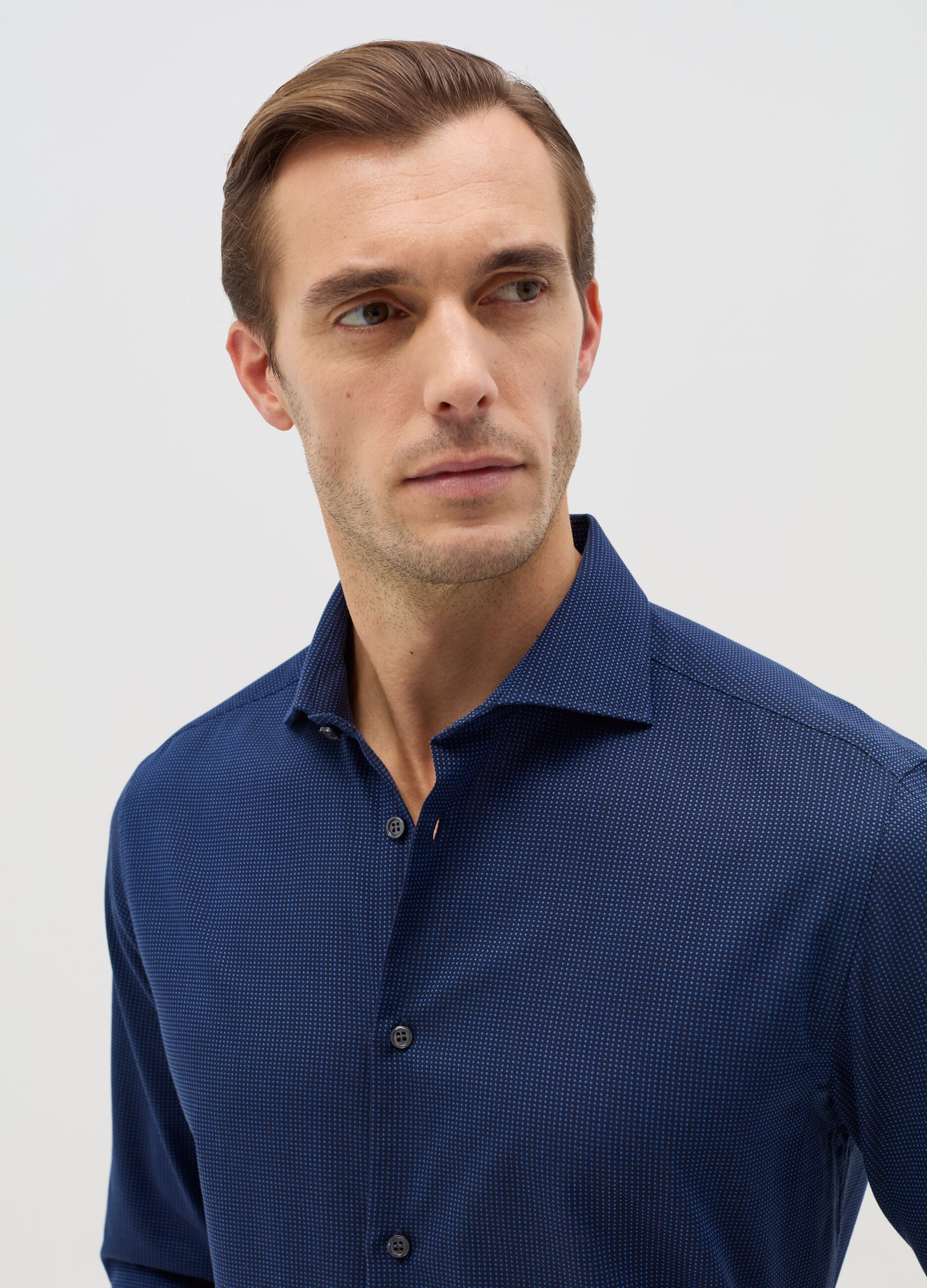 Regular-fit easy-iron shirt with micro pattern