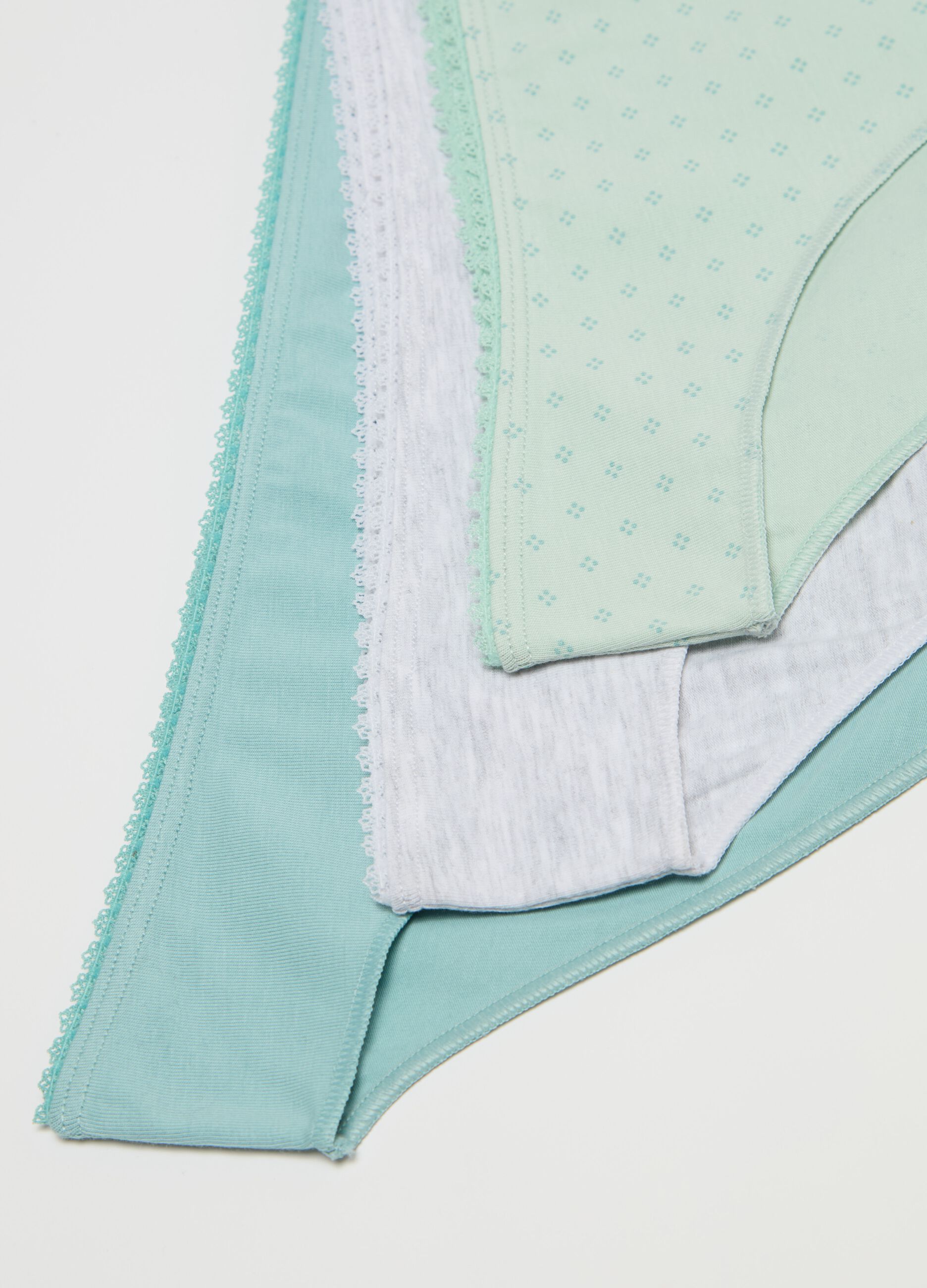 Three-pack briefs with lace