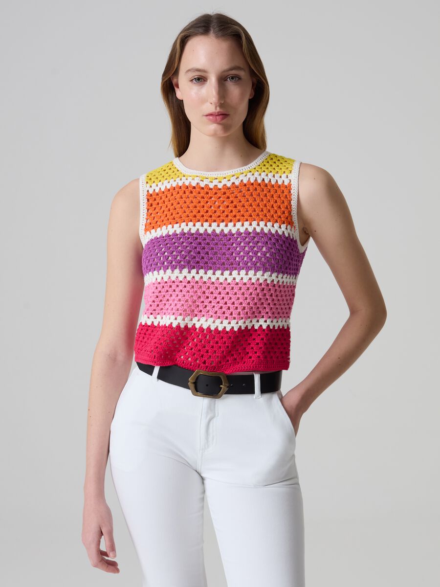 Crochet tank top with multicoloured stripes_1