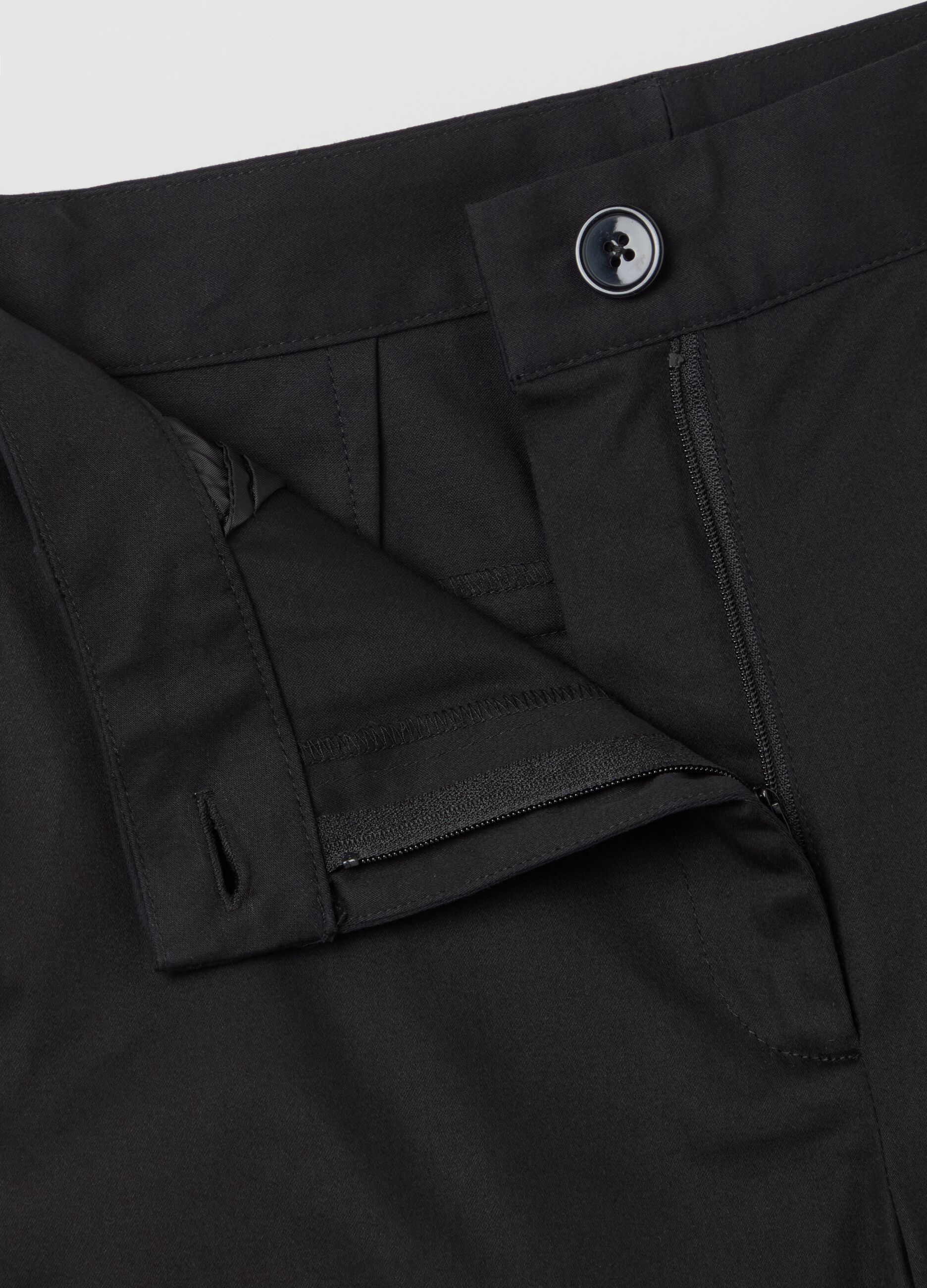 Pantaloni chino a gamba larga