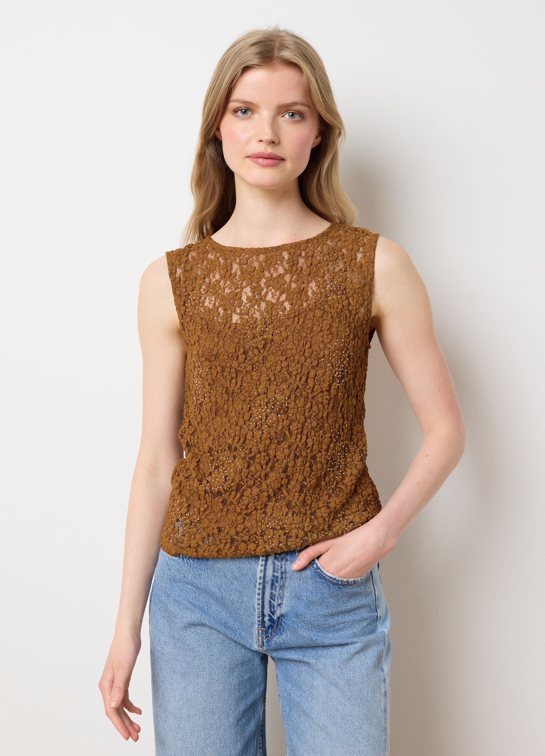 Women's brown lace fitted sleeveless top