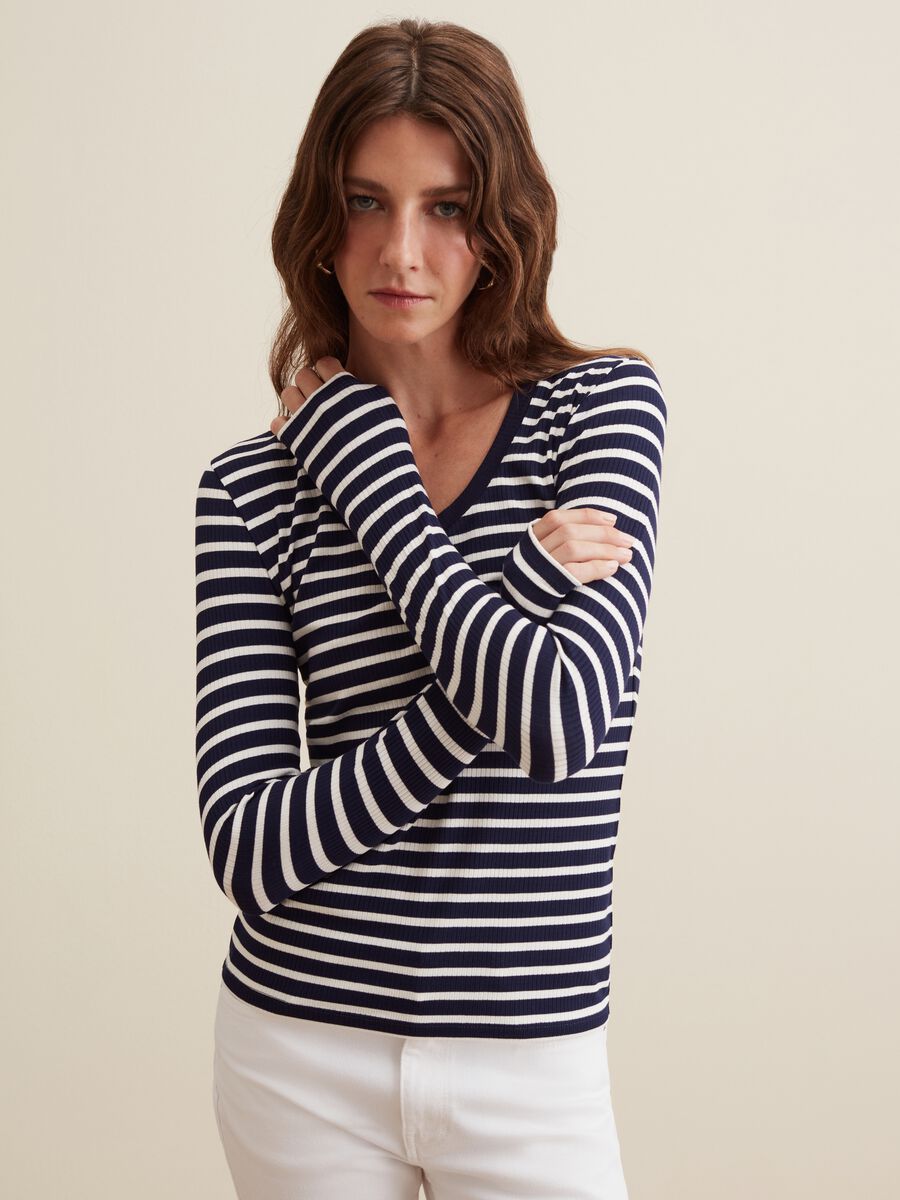T-shirt a righe con maniche lunghe_0
