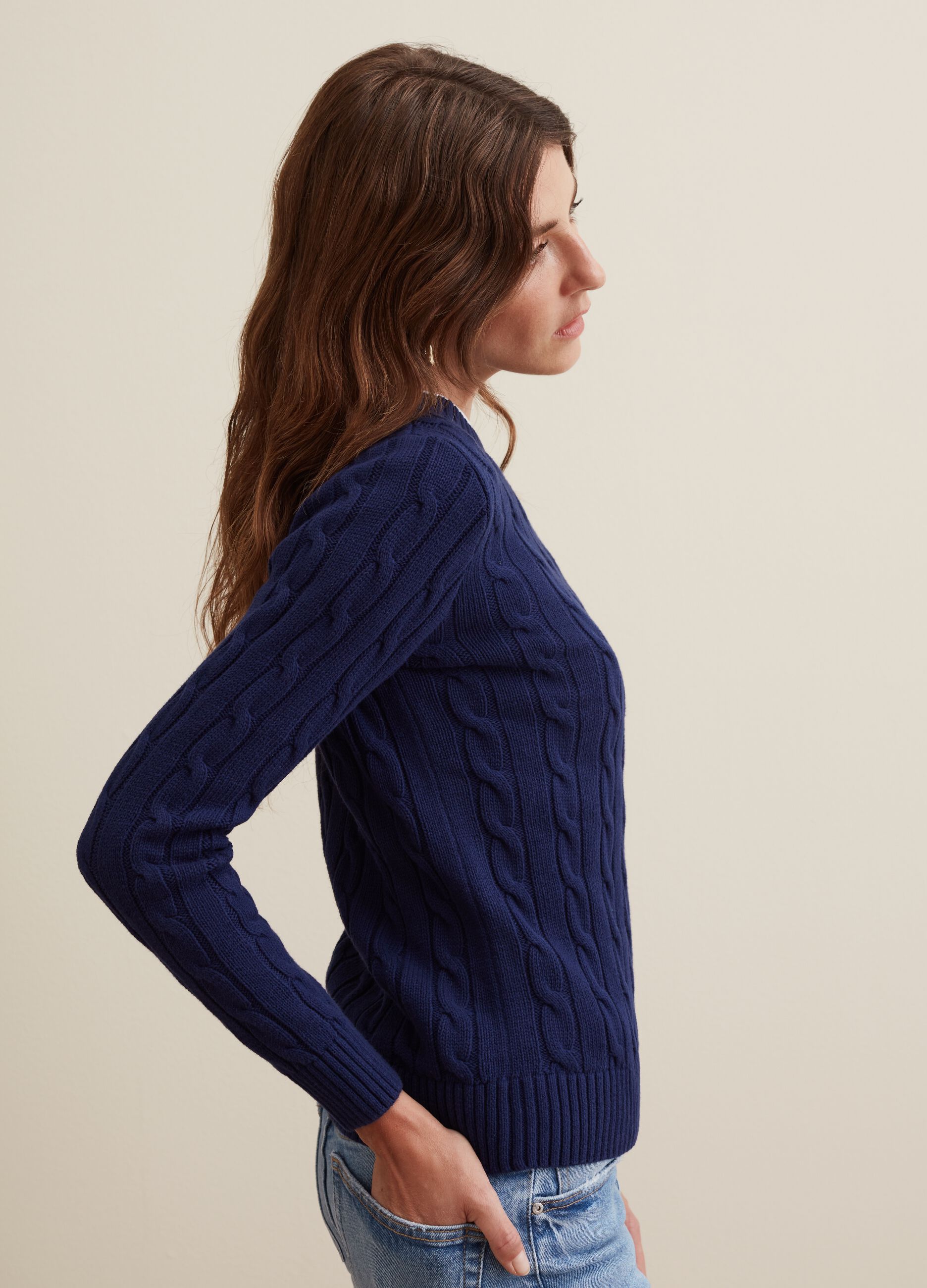 Pullover girocollo con lavorazione a trecce_3