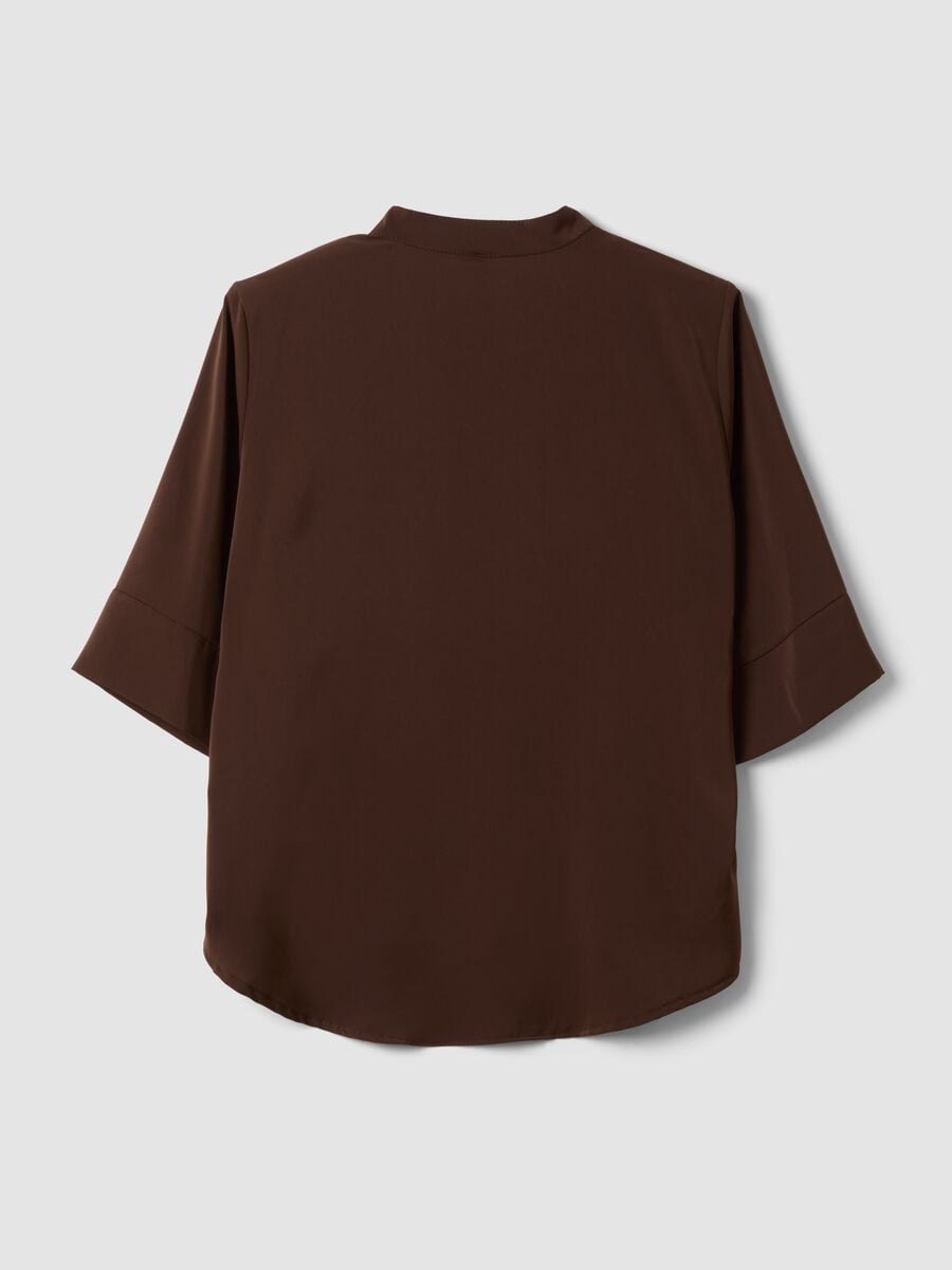Blusa marrone regular fit con collo alla coreana_2