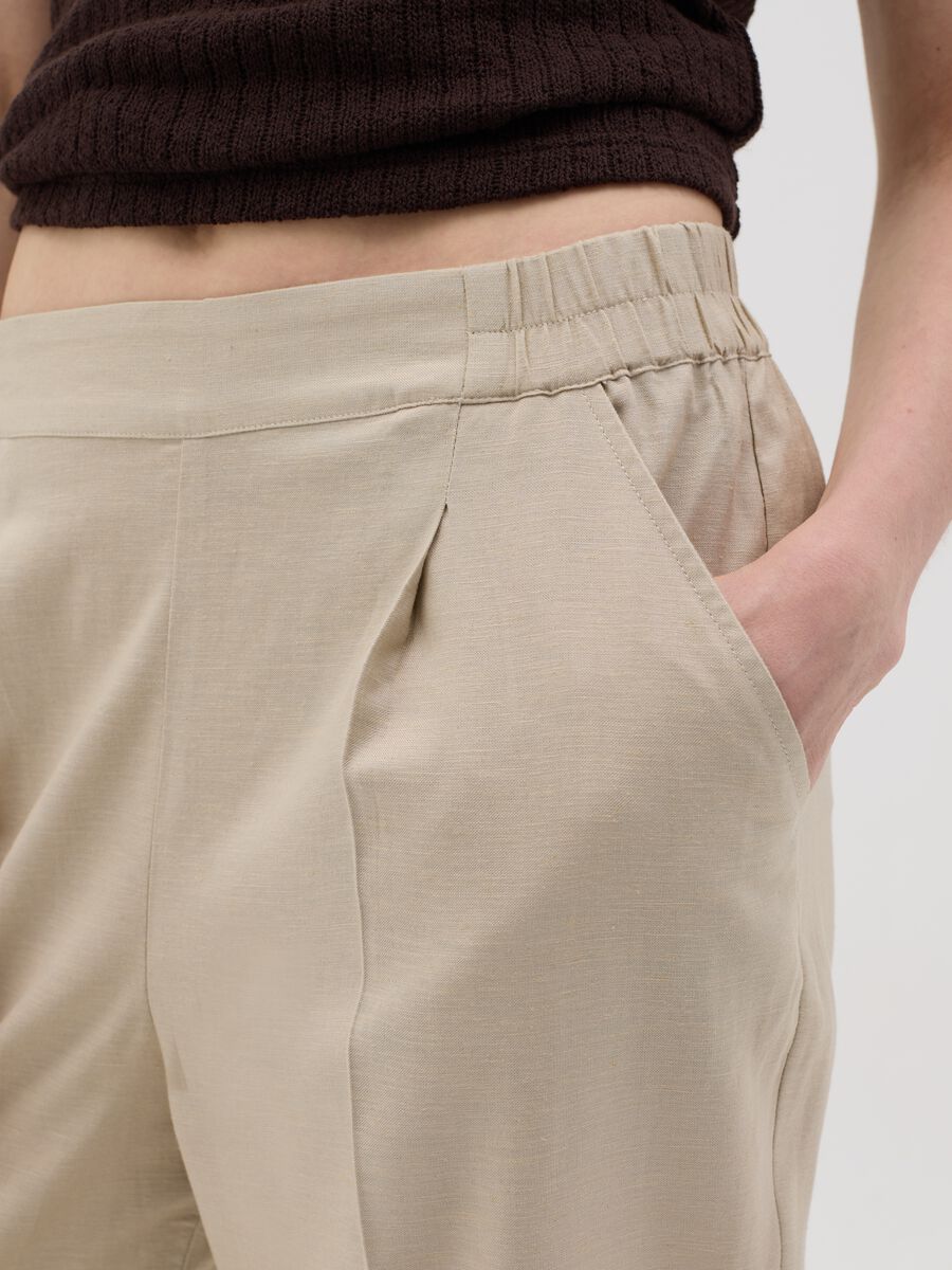 Women's beige straight trousers in viscose and linen blend_3