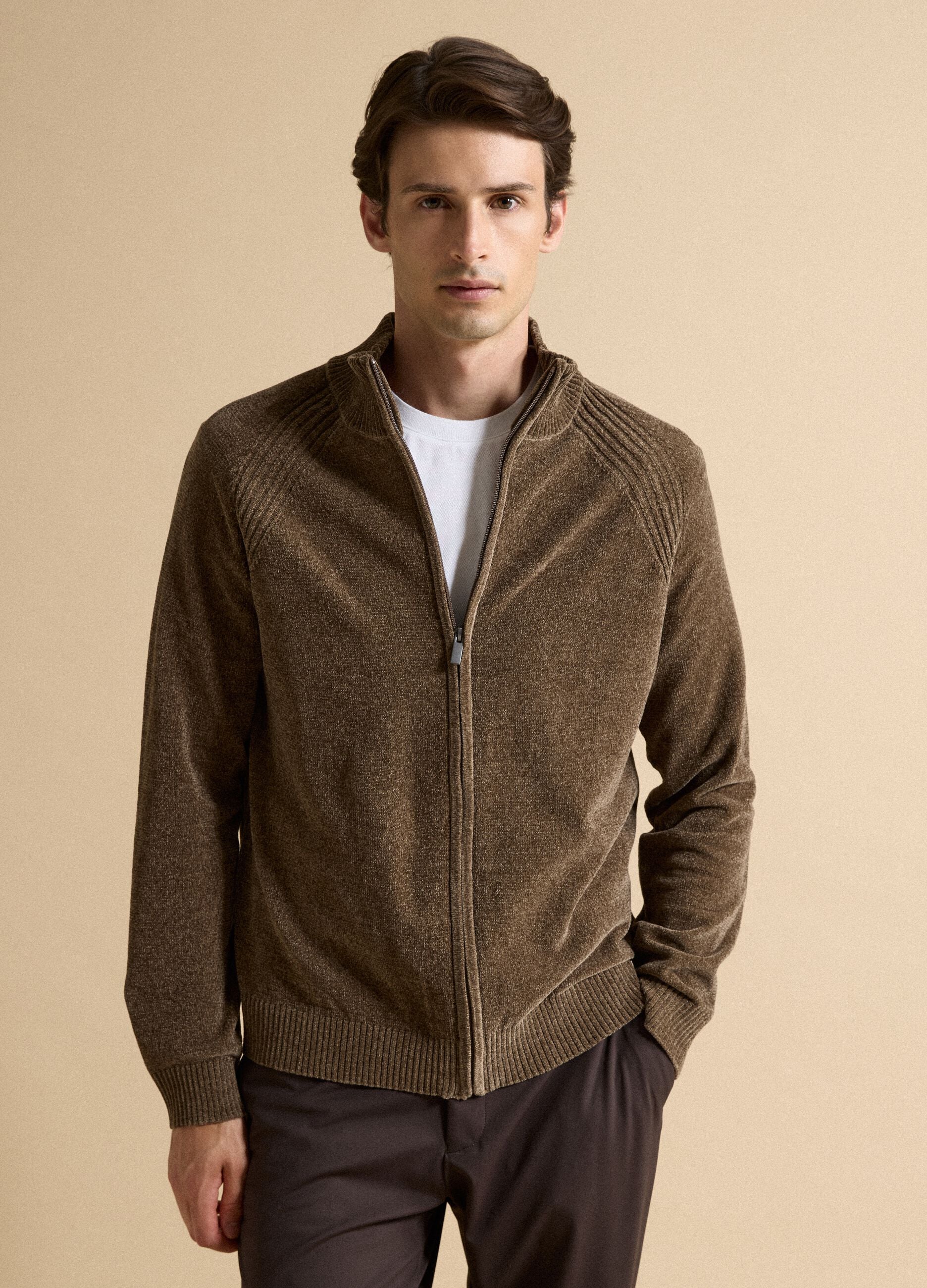 Beige full-zip cardigan with collar, regular fit