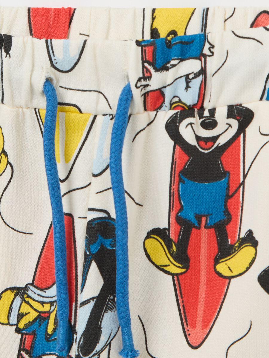 Blue T-shirt and shorts with Disney print outfit_2