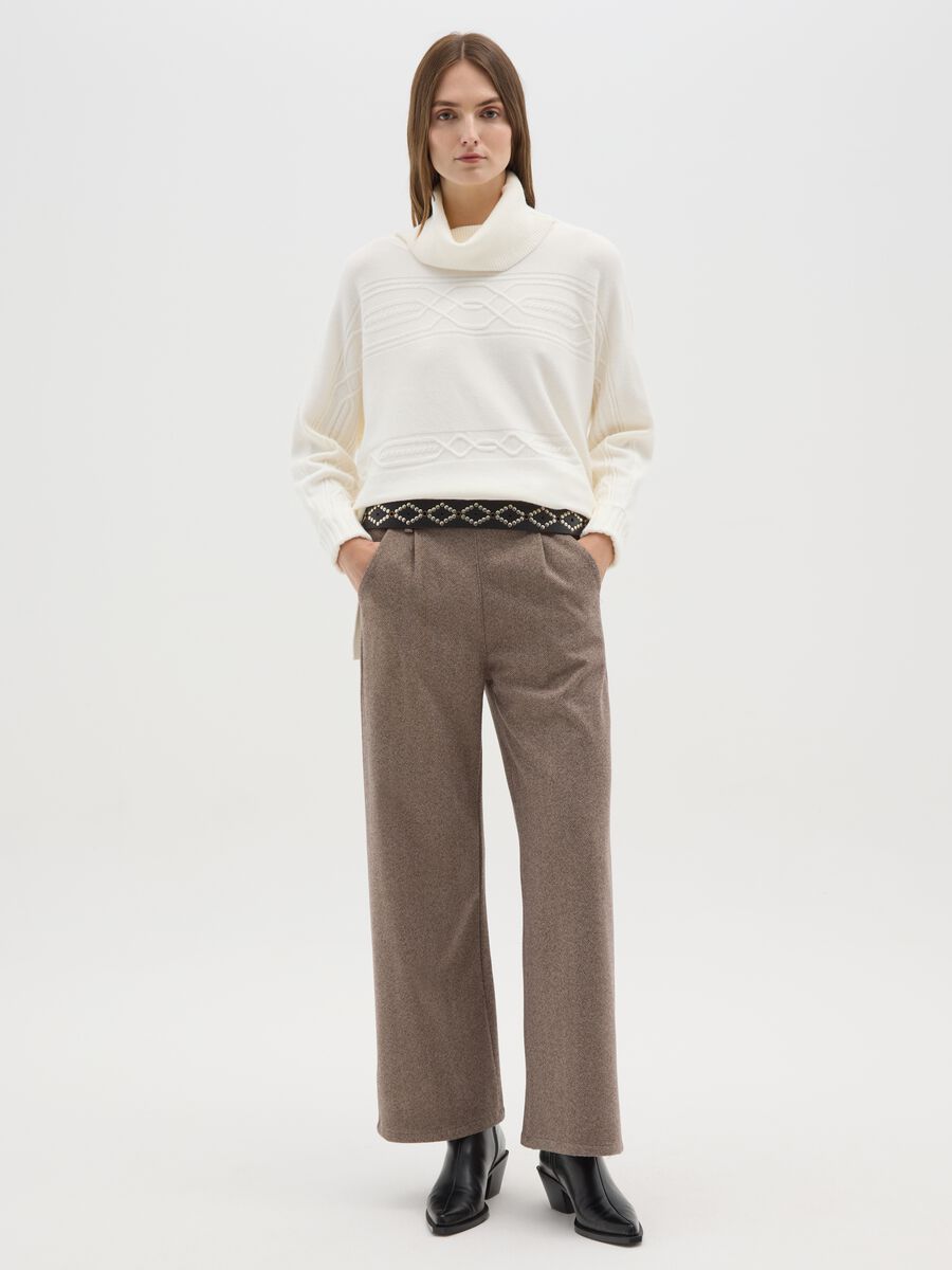 Brown regular fit trousers_0