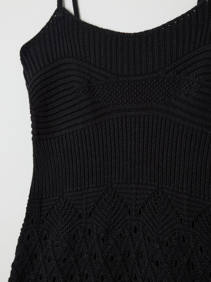 Long black dress in crochet knit_5