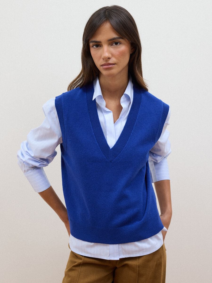 Blue pure wool gilet with deep V-neck_1