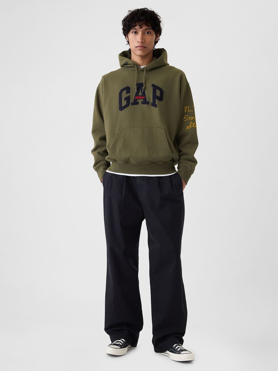 Sweatshirt with hood and logo patch_1
