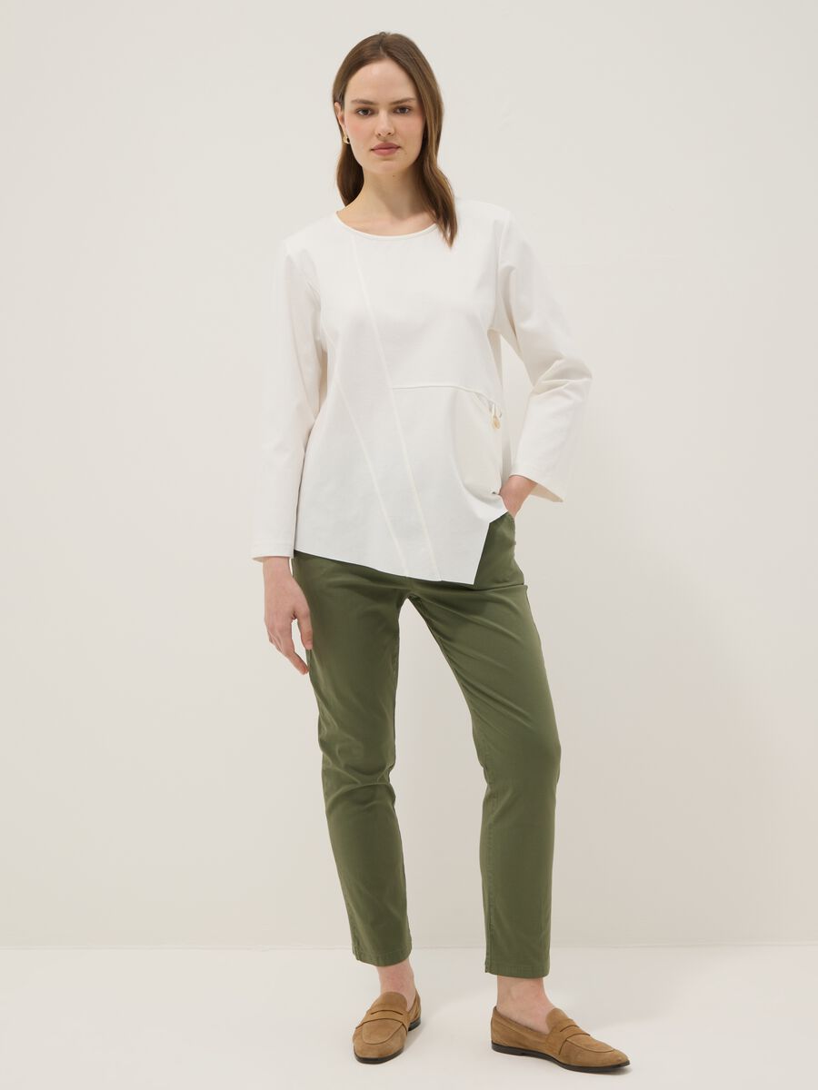 Blusa bianca a maniche lunghe in cotone elasticizzato regular fit_1