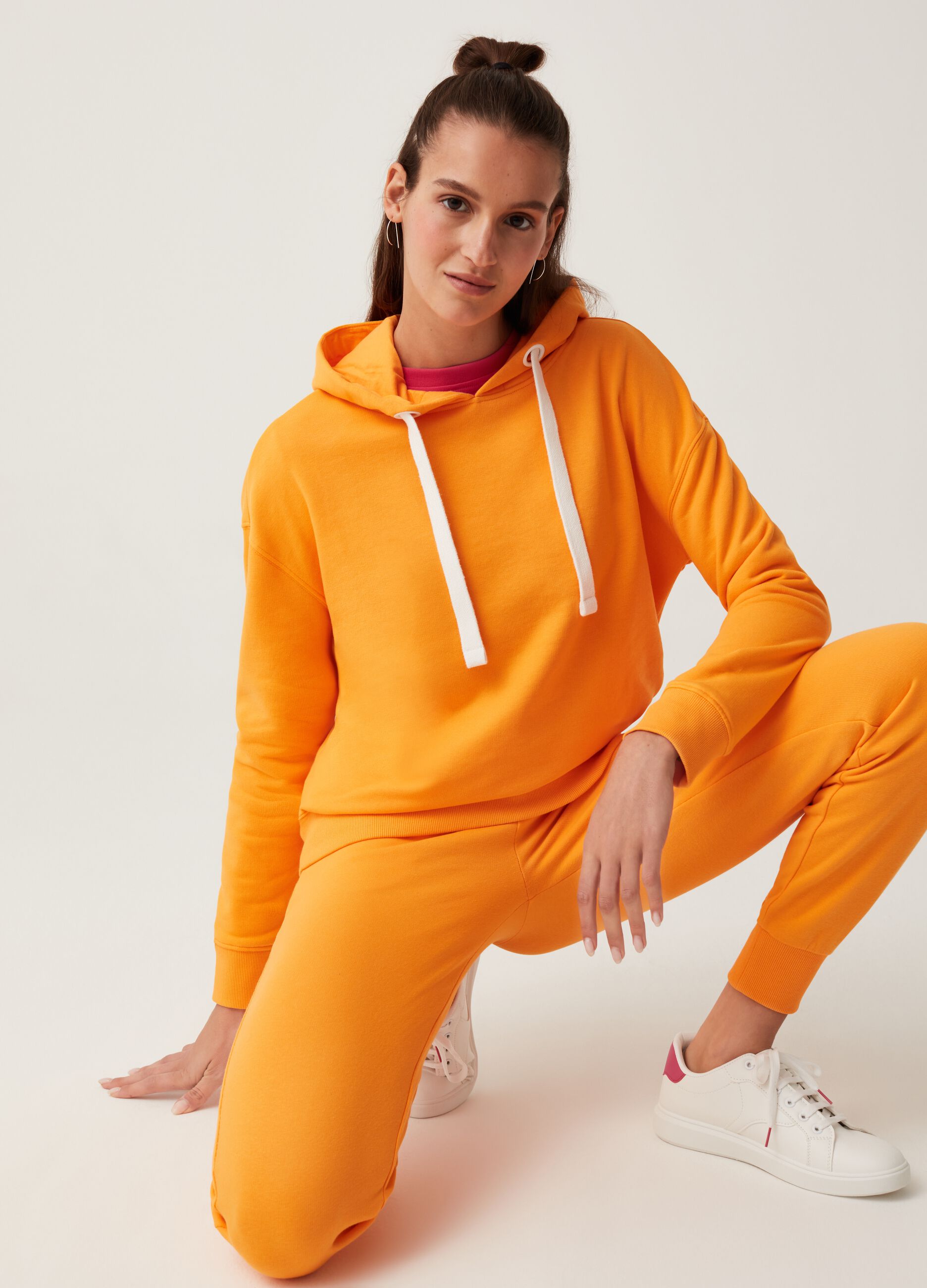 Fitness solid colour sweatshirt with hood