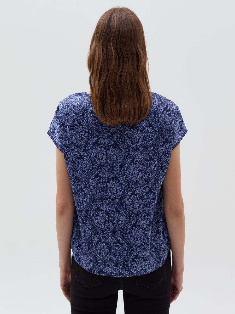 Blusa in satin con scollo a V_3