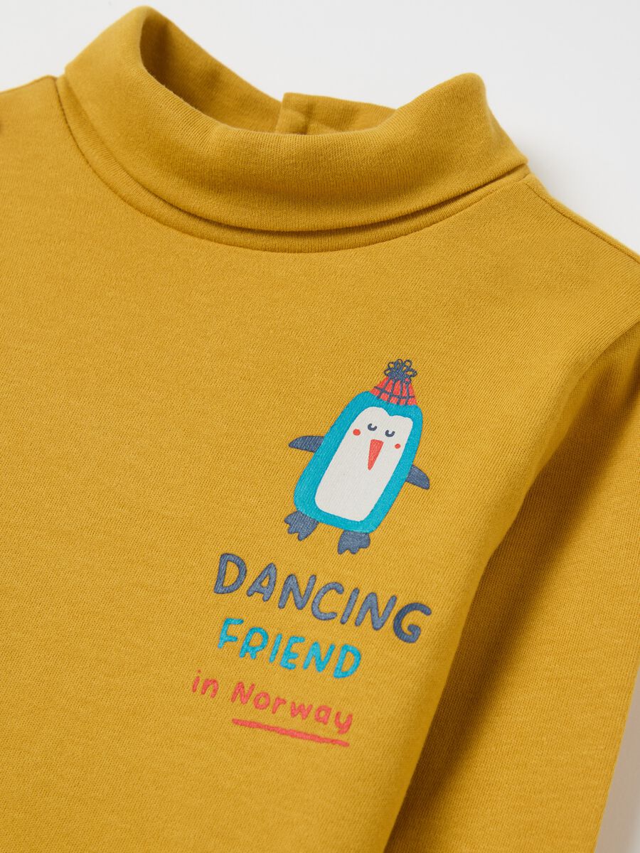 Cotton T-shirt with high neck and print_1