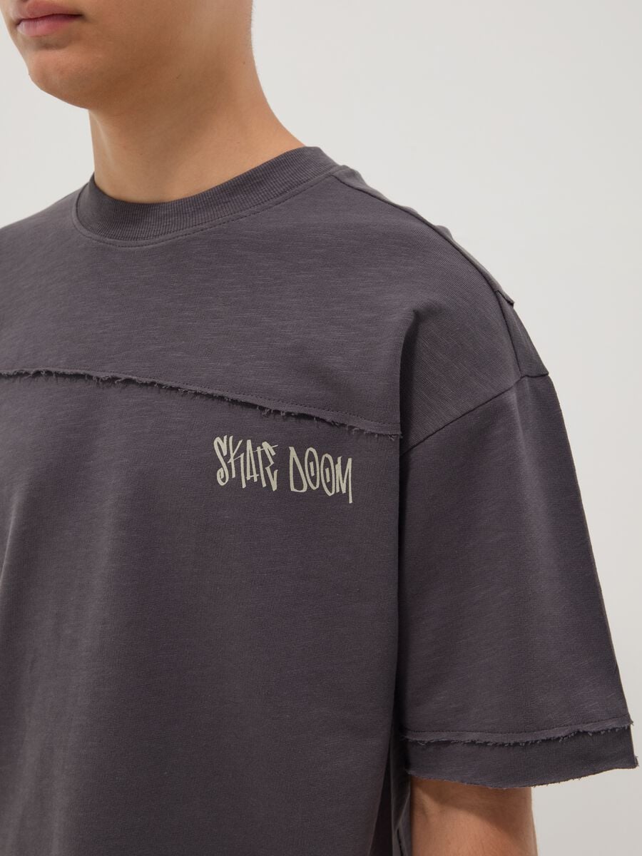 T-shirt grigia in puro cotone a maniche corte per ragazzo over fit_2
