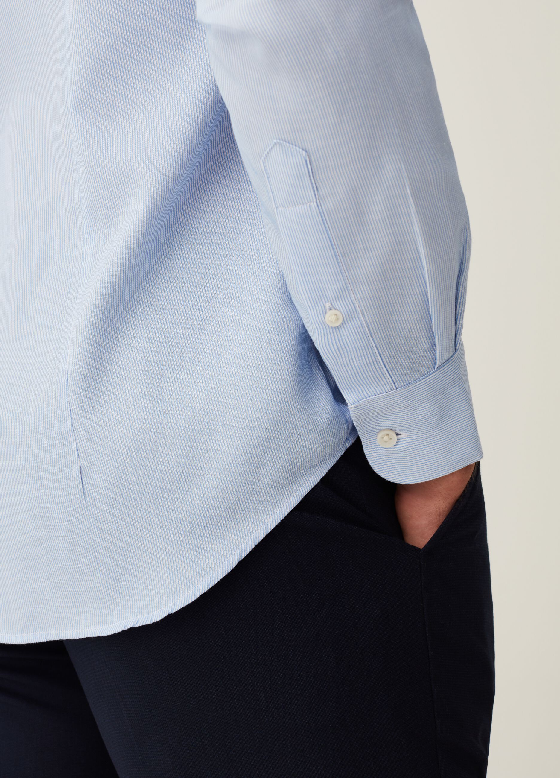 Camicia slim fit a righe sottili_3