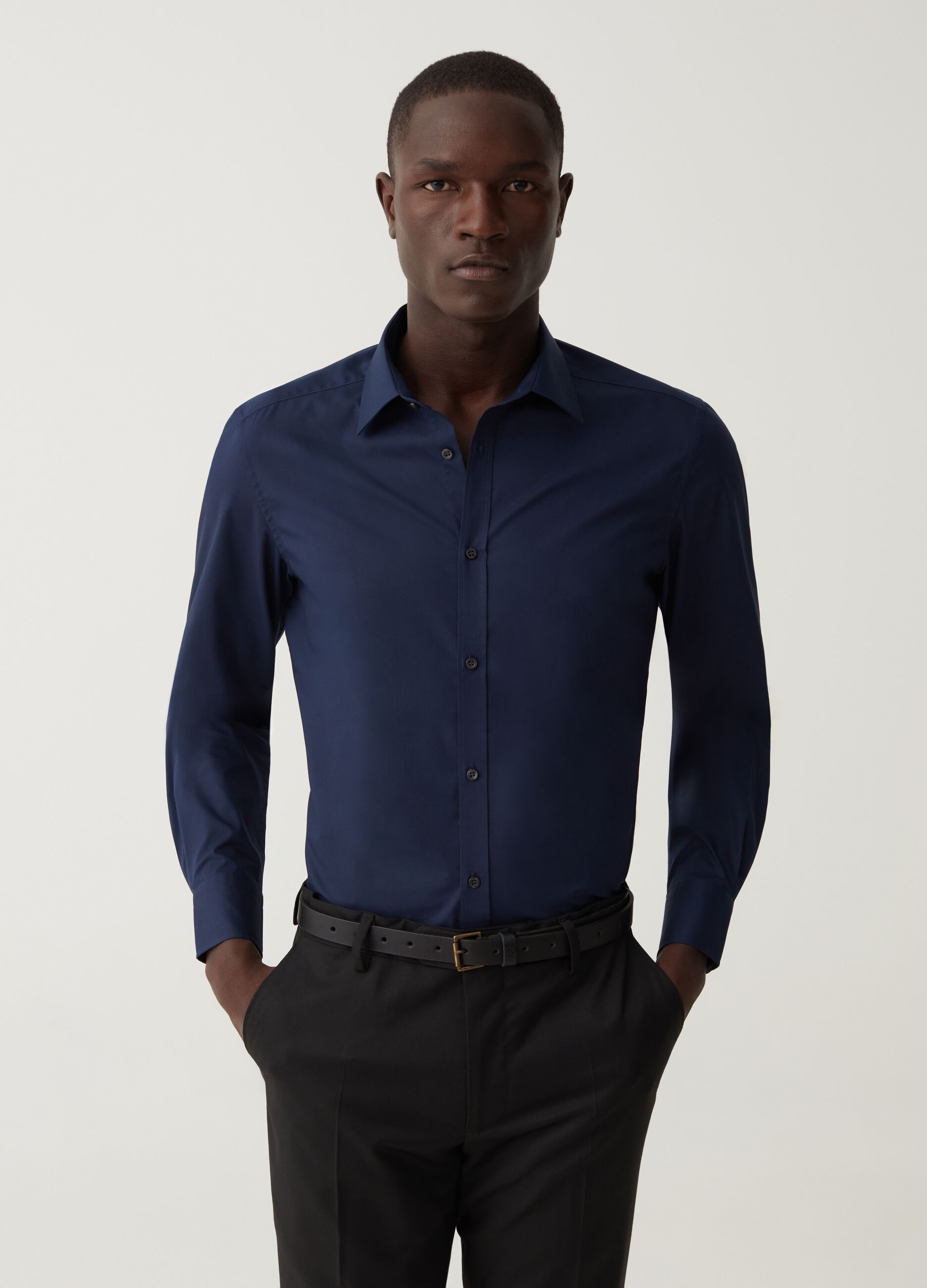 Solid colour slim fit shirt