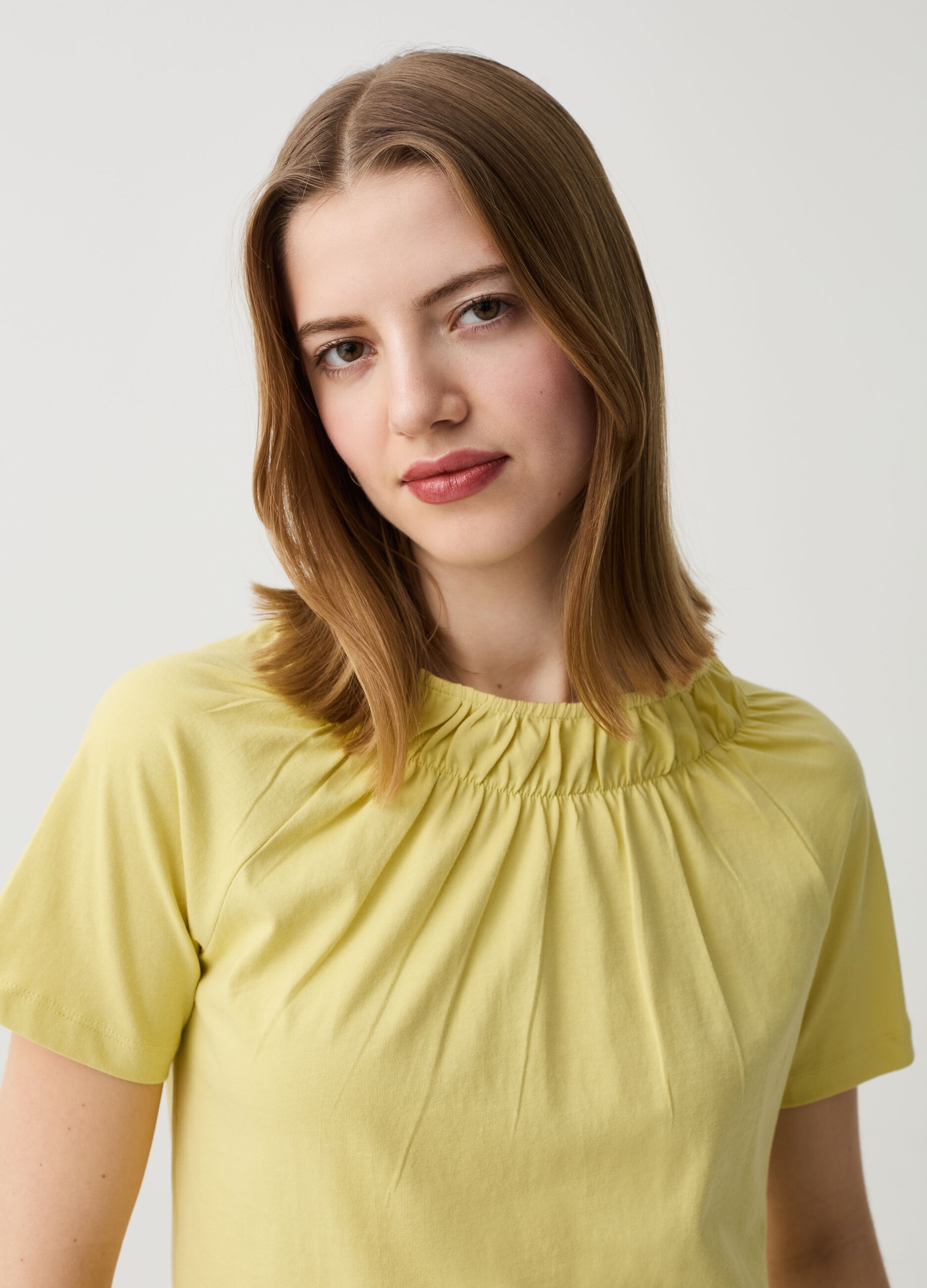 Mock-neck T-shirt with pleating