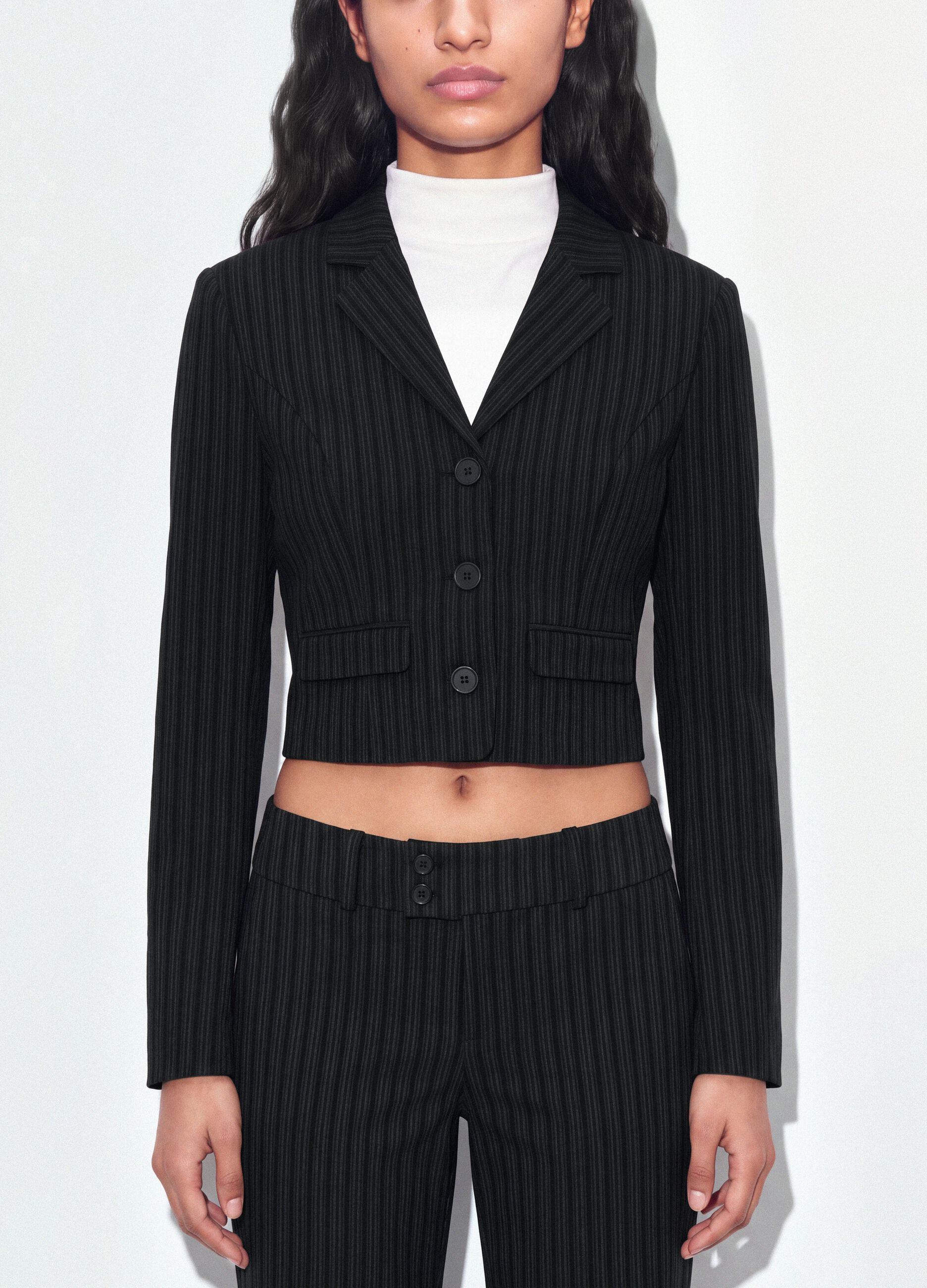 Black cropped stretch-viscose blazer with classic lapels, slim fit
