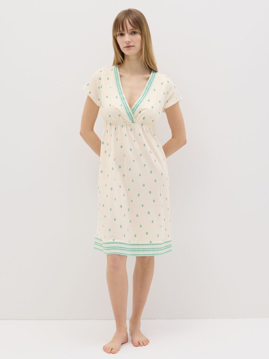 White cotton nightgown with ethnic print_0