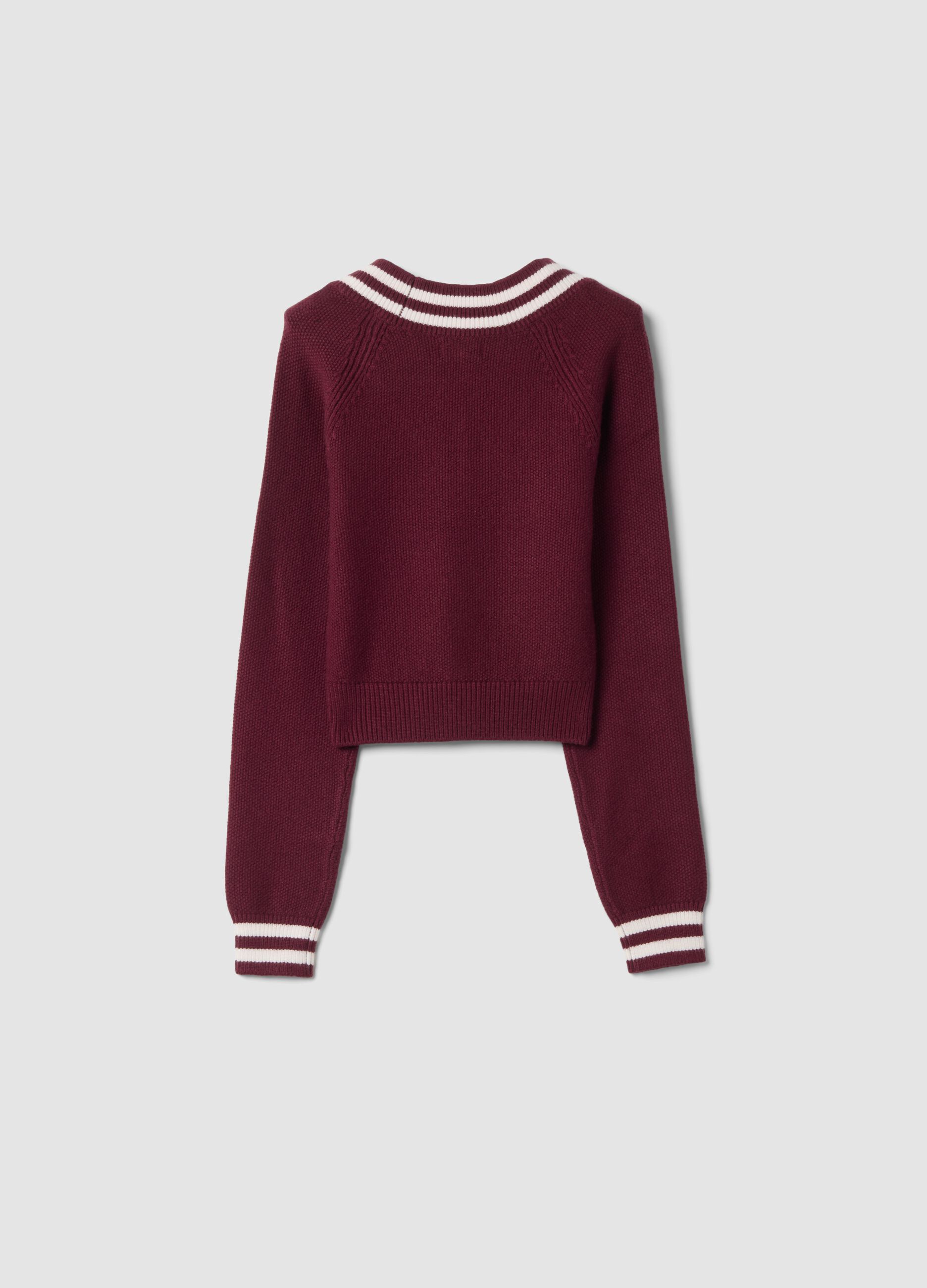Maglione rosso in misto viscosa con scollo a V regular fit