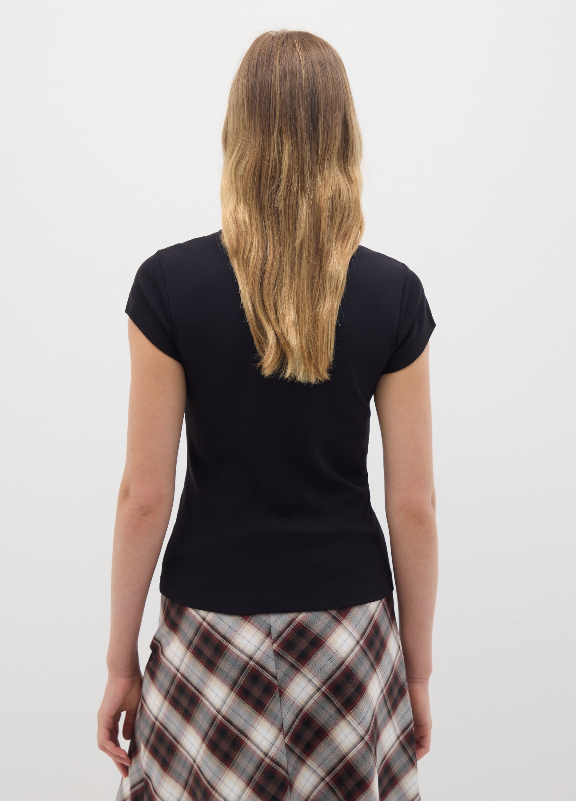 T-shirt in puro cotone nero slim fit con ricamo