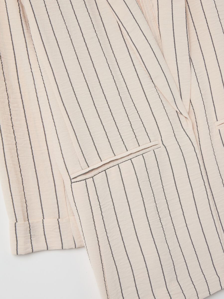 Open crinkle-effect fluid blazer_5