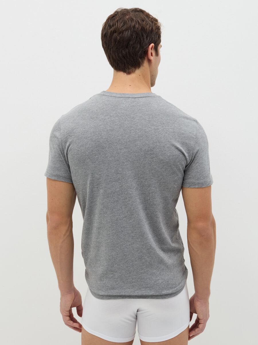 T-shirt intima in cotone bio con scollo a V _2