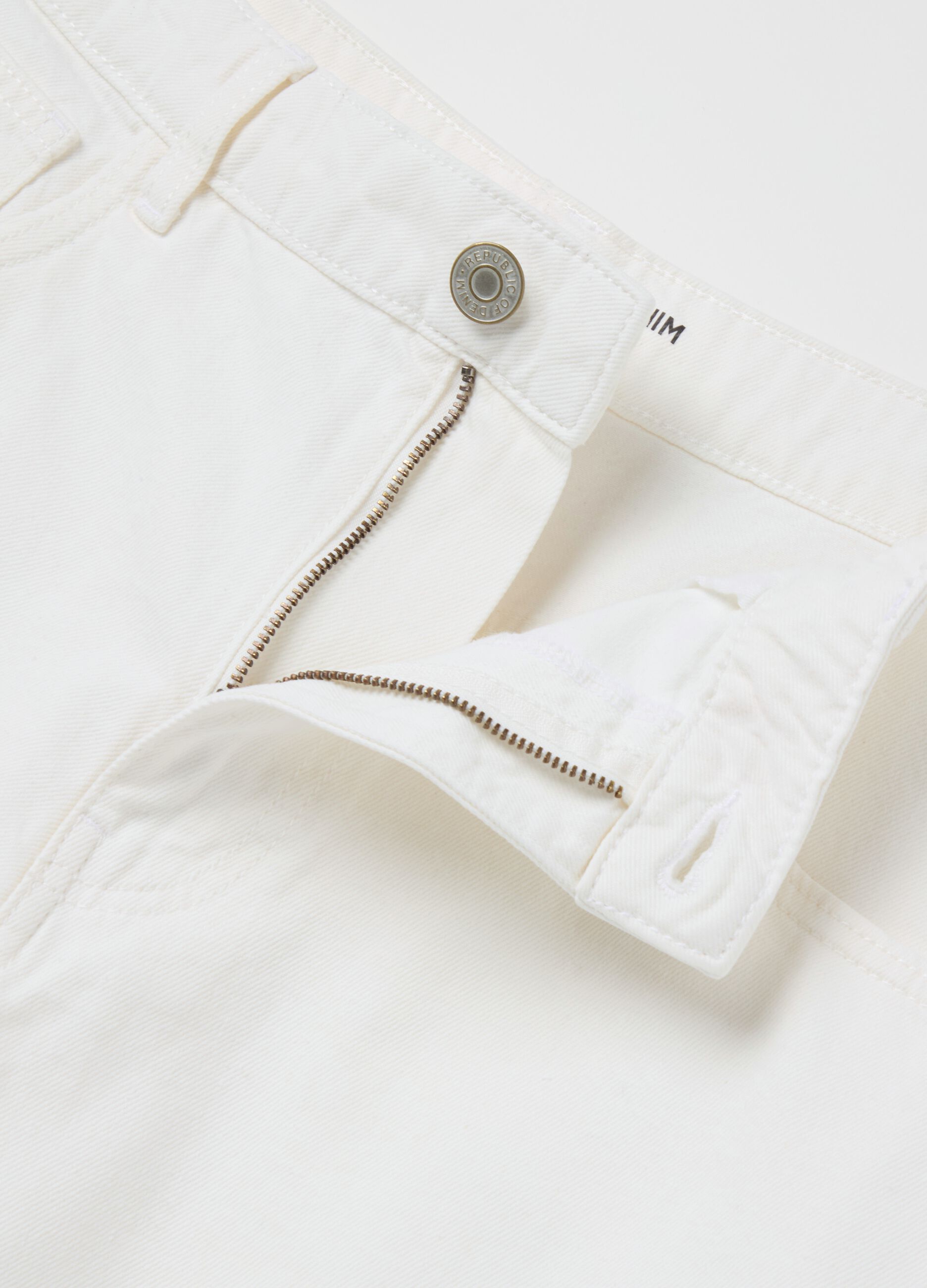 Baggy-fit Bermuda shorts in denim with five pockets