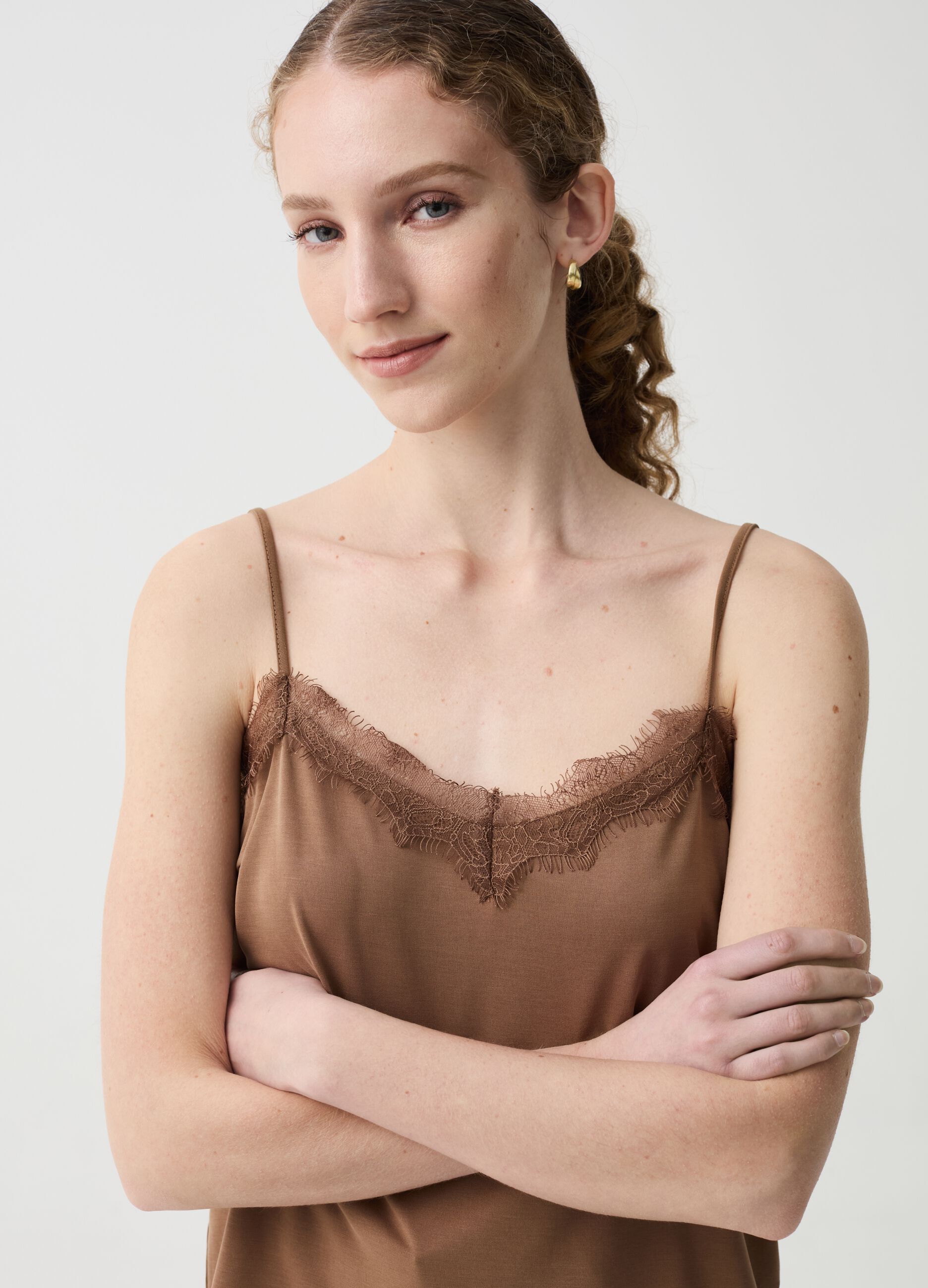 Tank top with lace insert