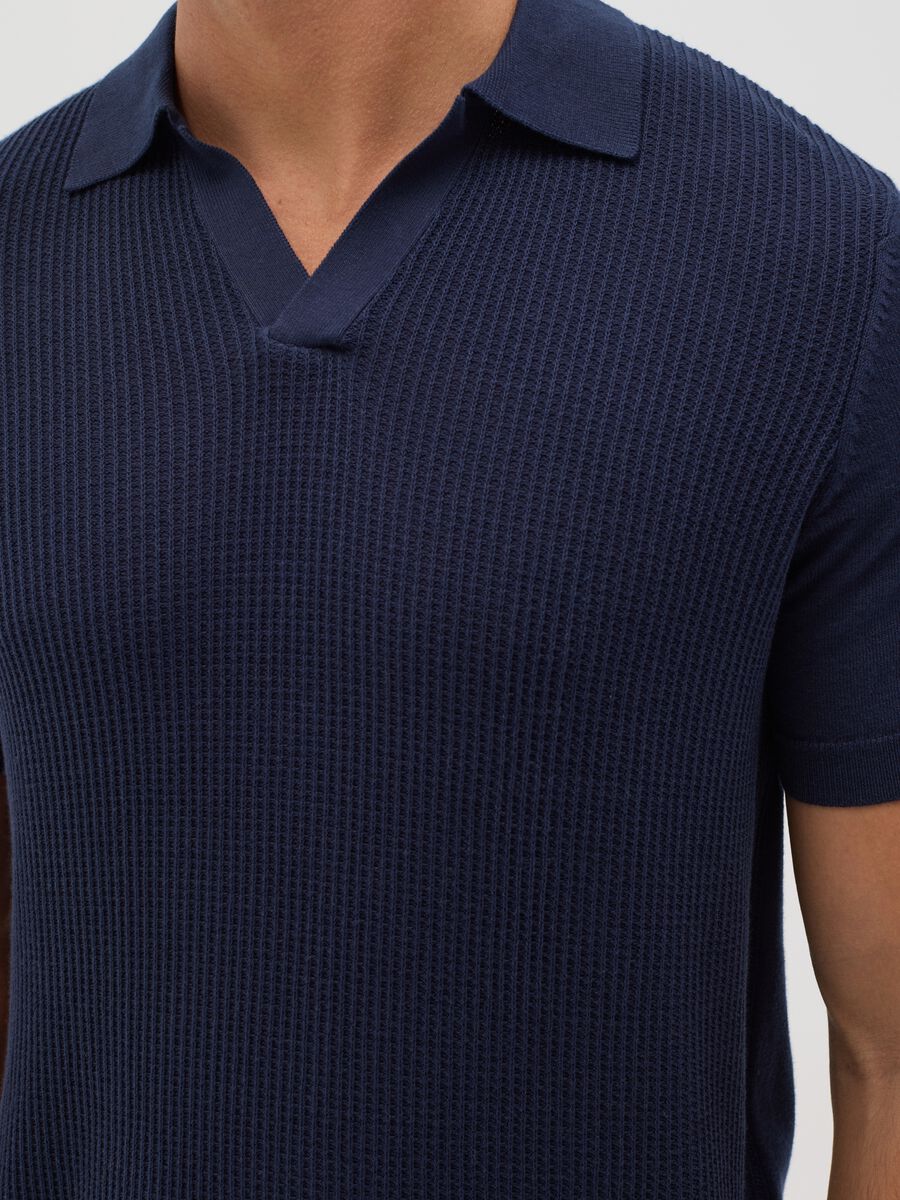 Blue polo shirt with jacquard weave_3