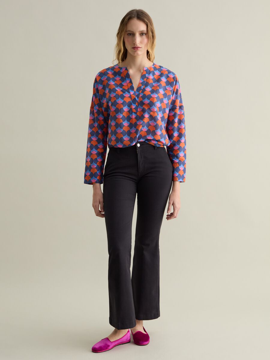 Blouse with optical pattern and V neck_1