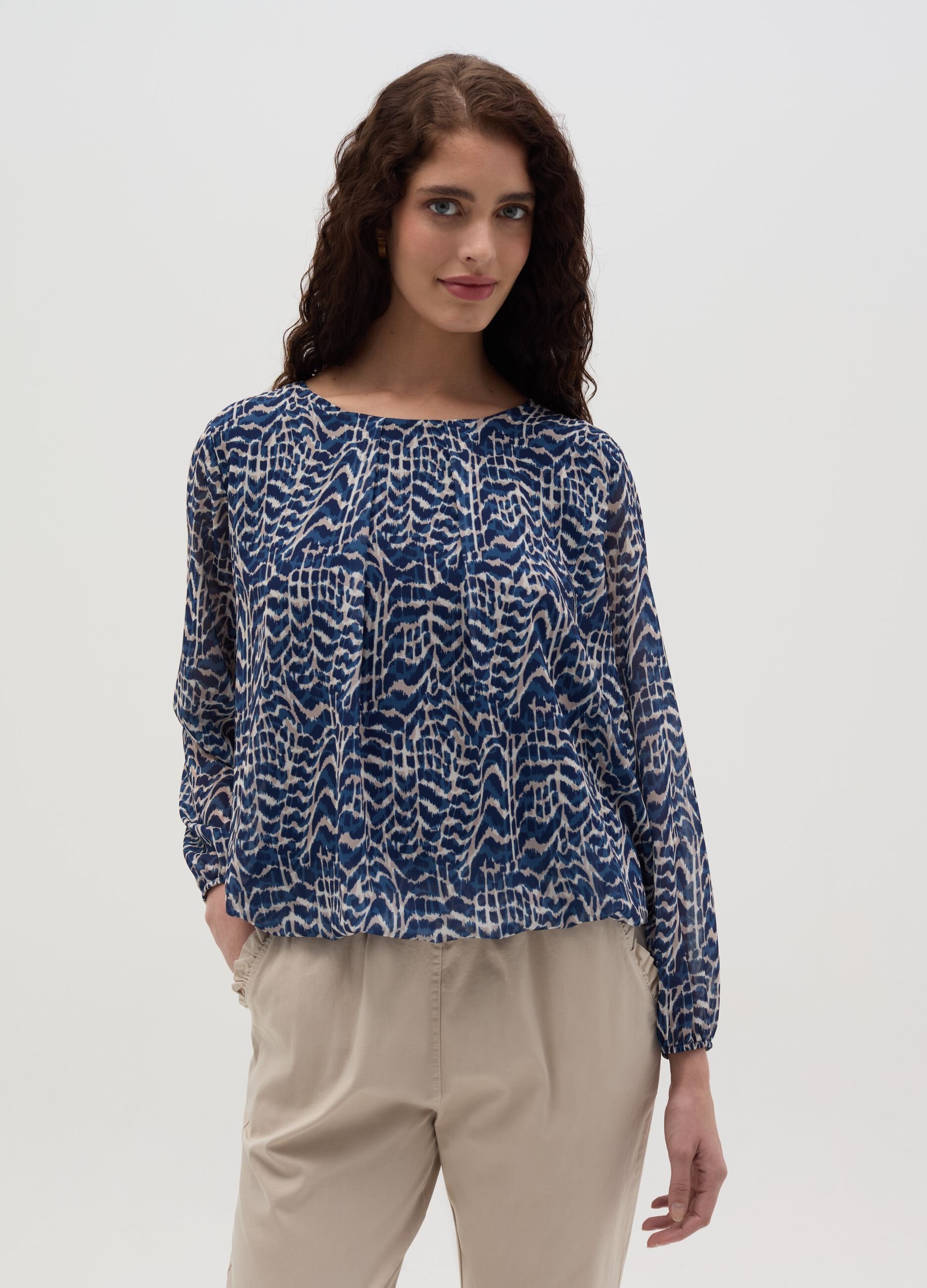 Long-sleeved blouse with print