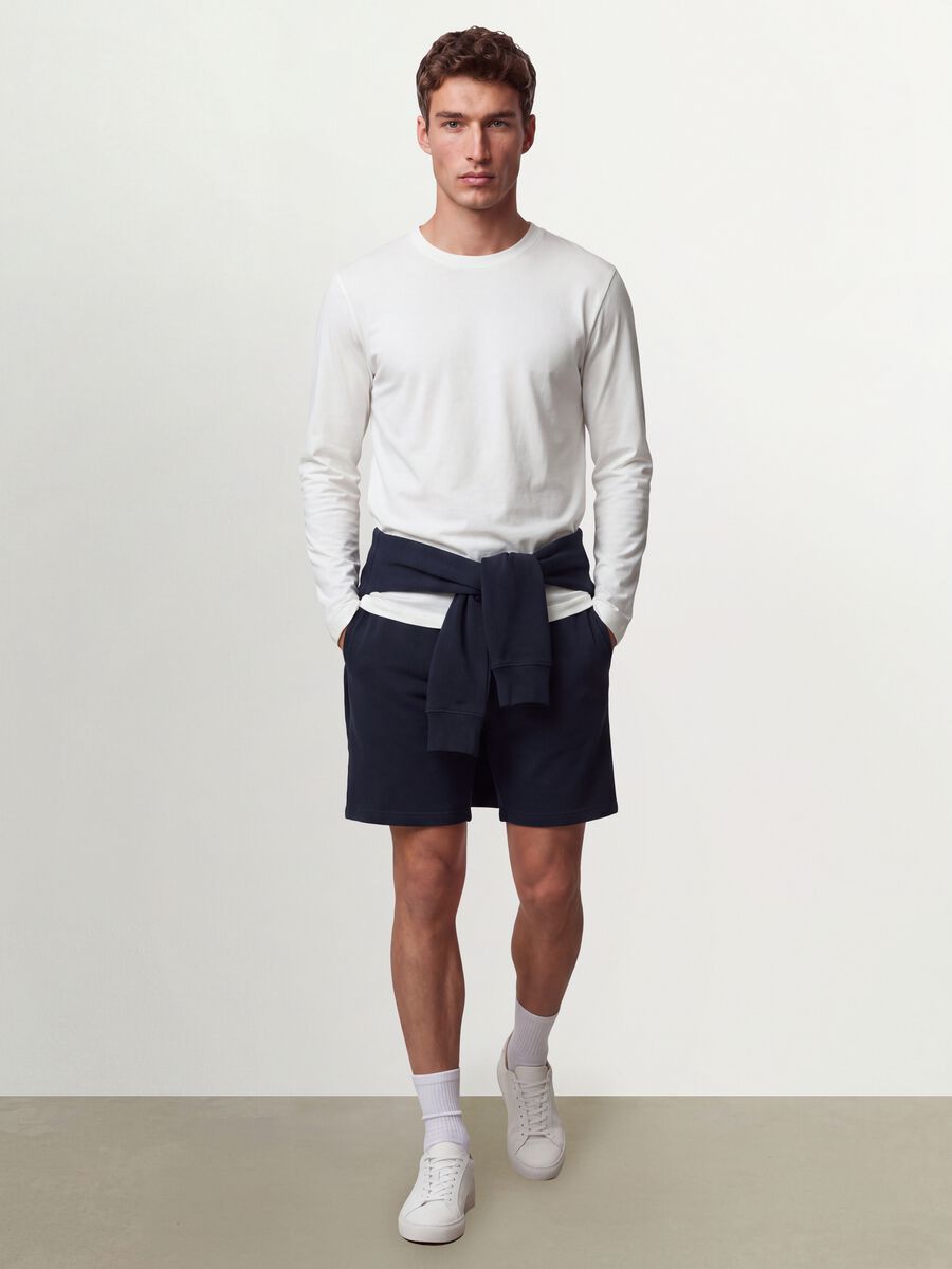 T-shirt bianca a maniche lunghe in puro cotone organico con girocollo_1