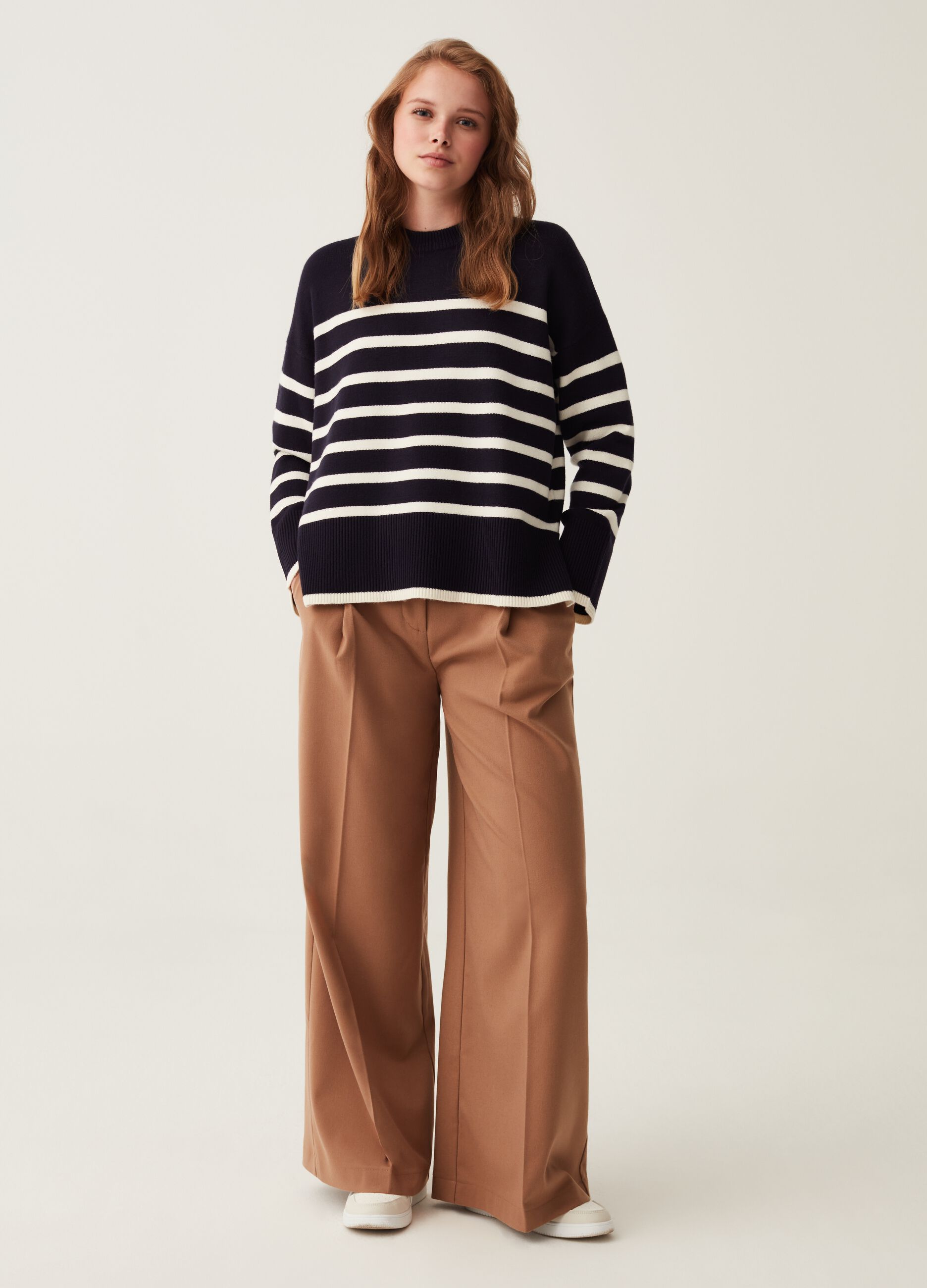Pantaloni wide leg con pinces_0