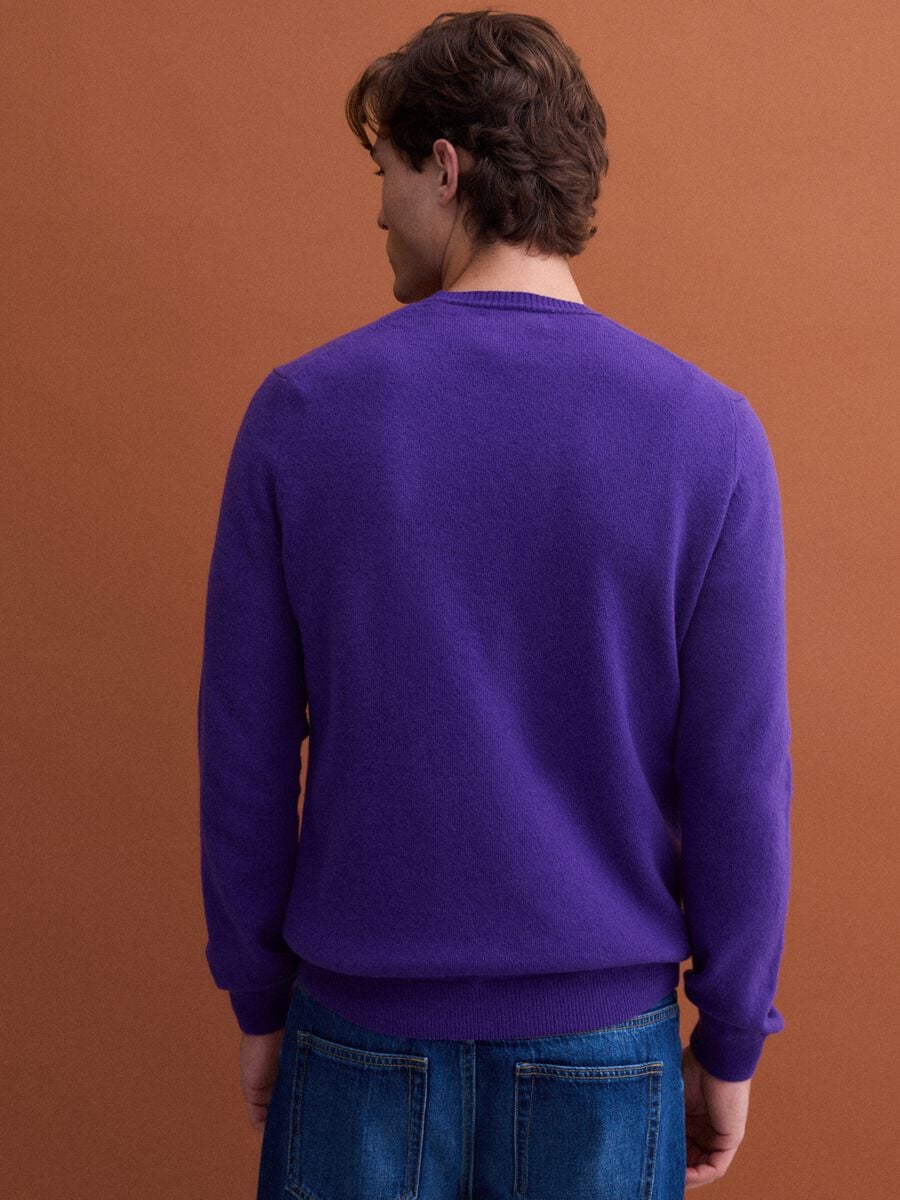 Pullover viola in pura lana a girocollo regular fit_3