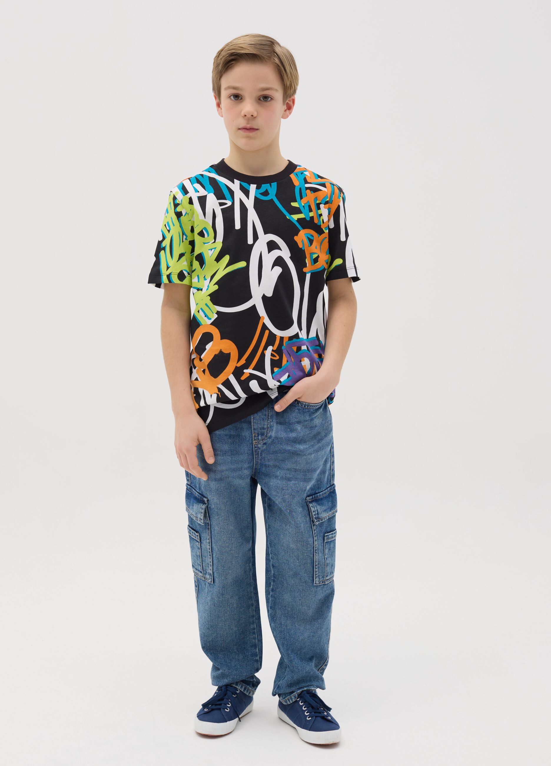 Pull-on cargo jeans