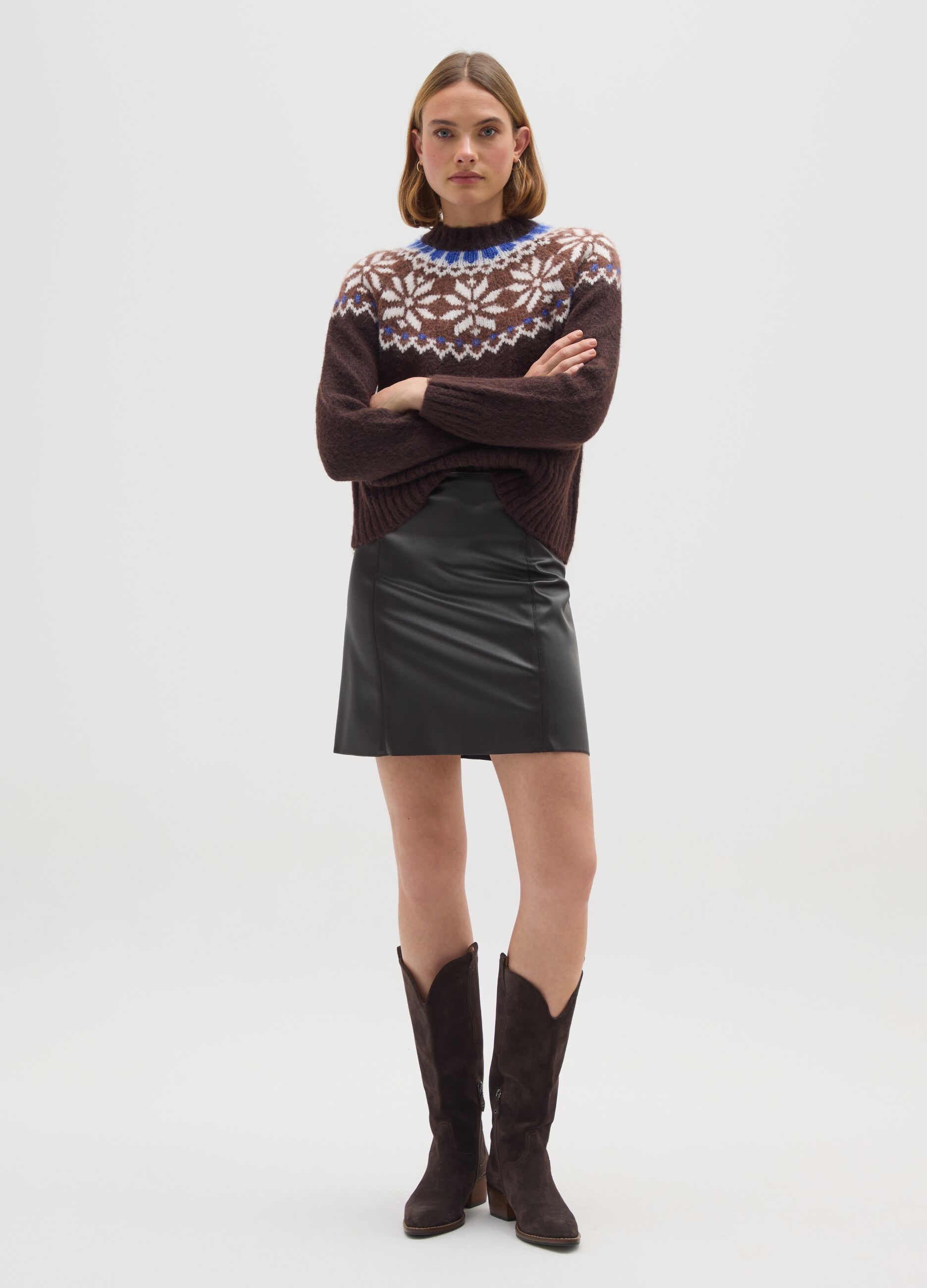 Brown jumper with jacquard pattern