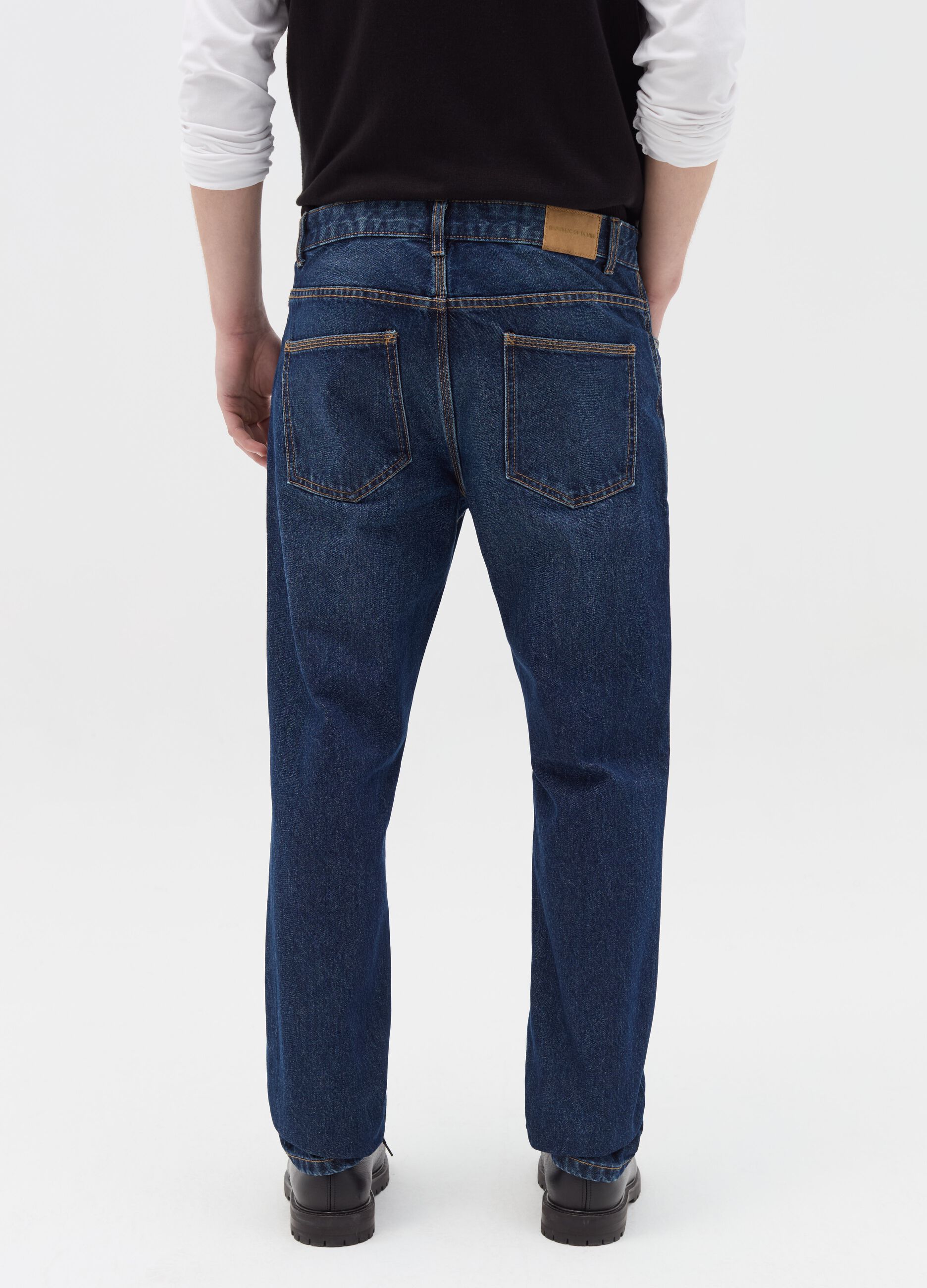 Slim-fit jeans with five pockets