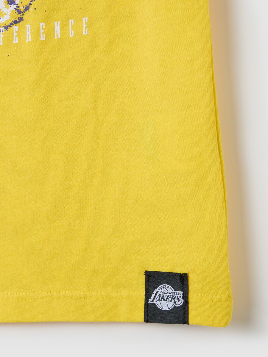 Canotta da bambino in puro cotone gialla regular fit con stampa Los Angeles Lakers_3