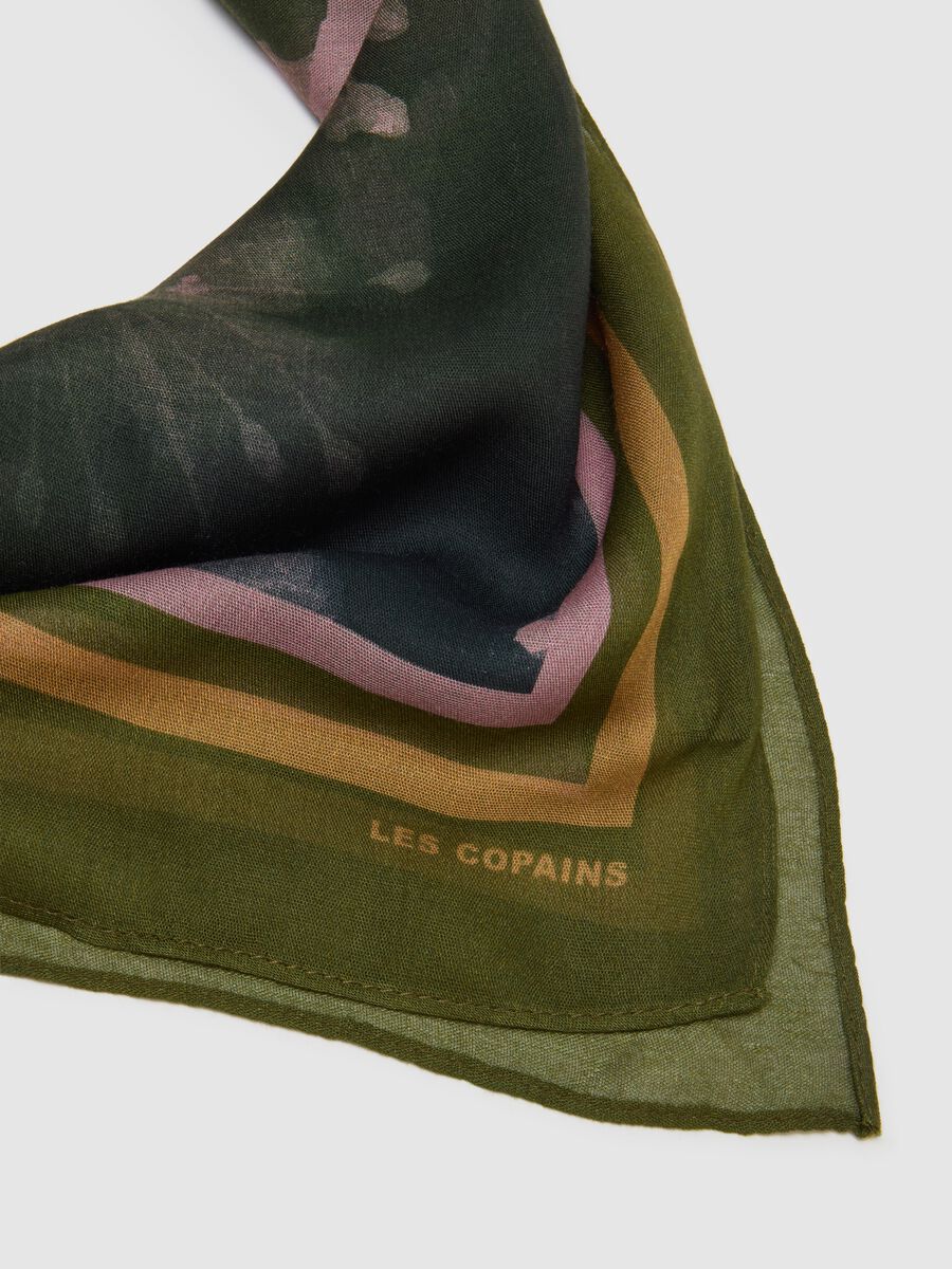 Multicolour Scarf with Floral Details_1
